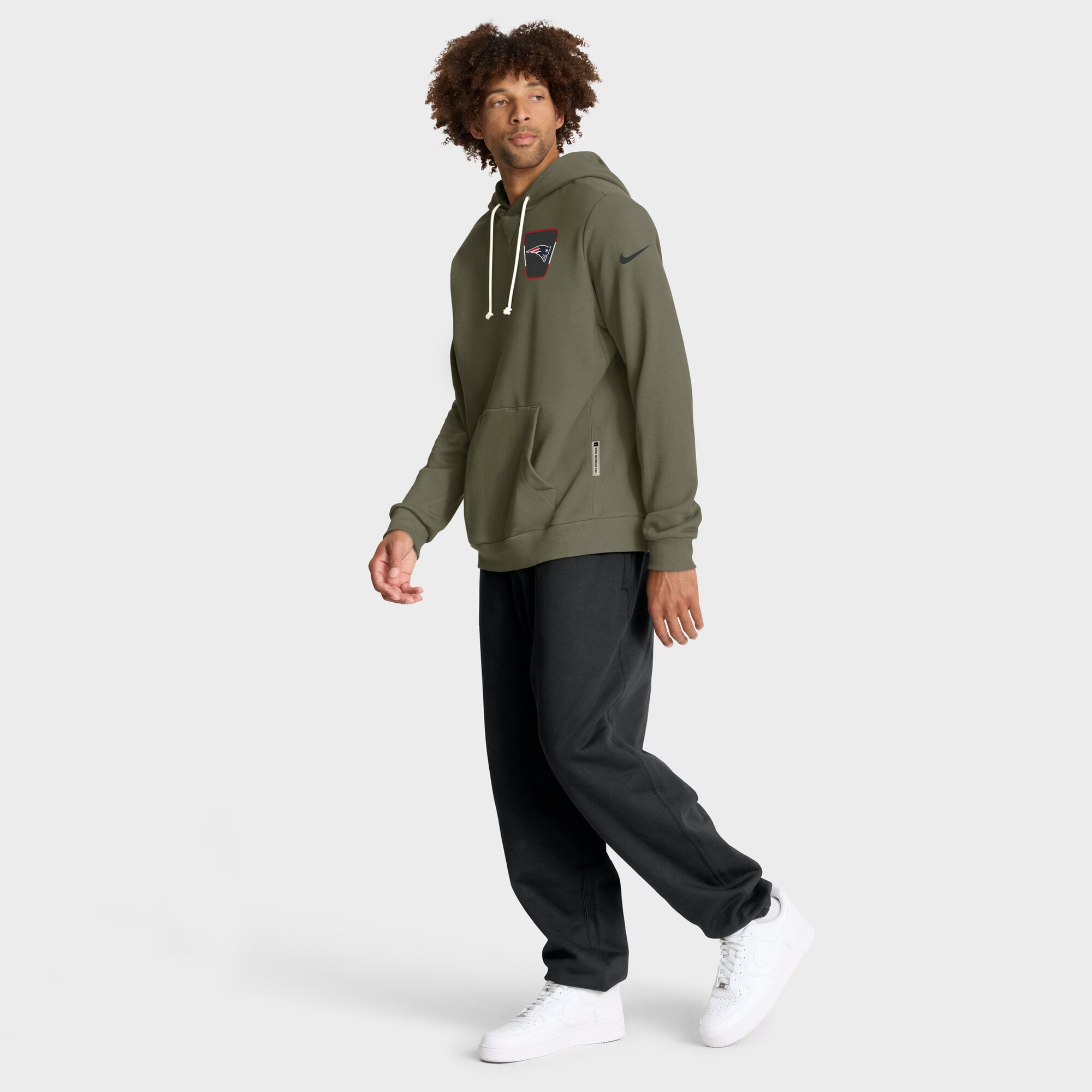 Men's Nike Olive New England Patriots 2025 Salute to Service Sideline Standard Issue Dri-FIT Hoodie