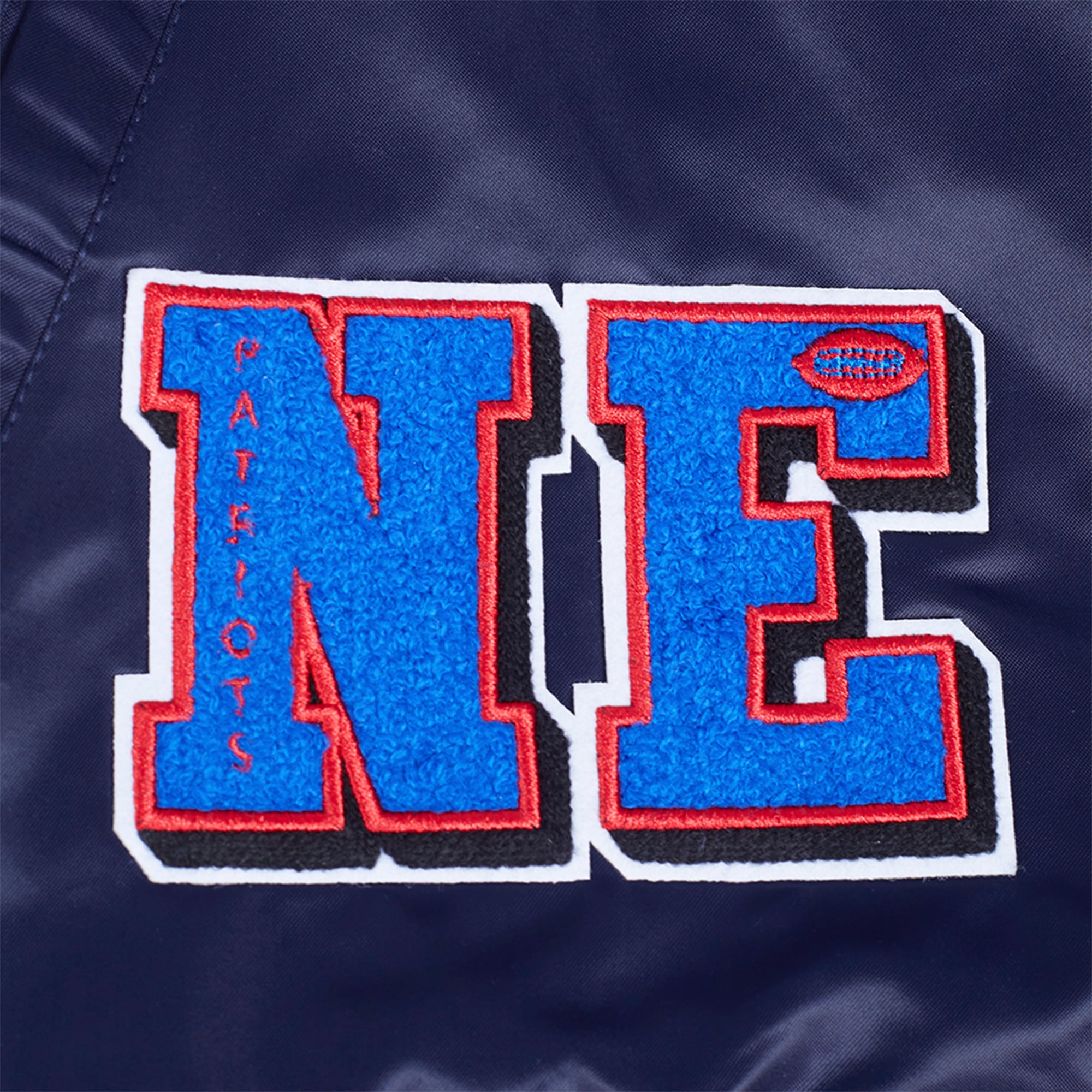 Veste à boutons-pression en satin sublimé Pro Standard bleu marine New England Patriots pour homme