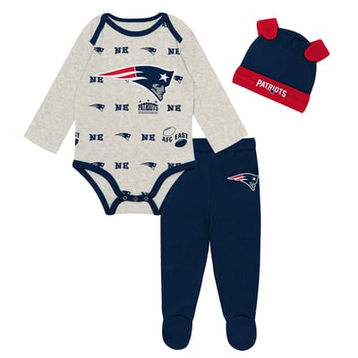 New England Patriots Outerstuff Newborn Huddles & Giggles 3-Piece Pant and Hat Set - Heather Gray
