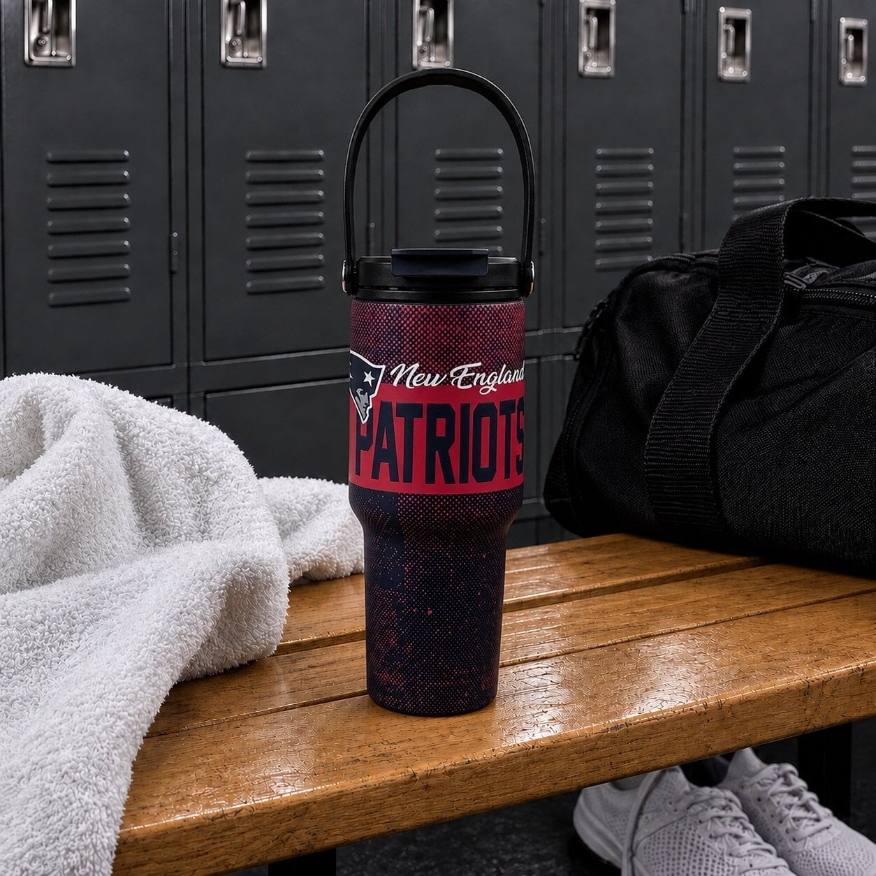 Gourde Pegasus New England Patriots 710 ml (24 oz) en acier inoxydable à double bouchon et motif moucheté dégradé