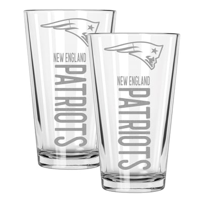 New England Patriots The Memory Company Two-Piece 16oz. Pinnacle Pint Glass Set