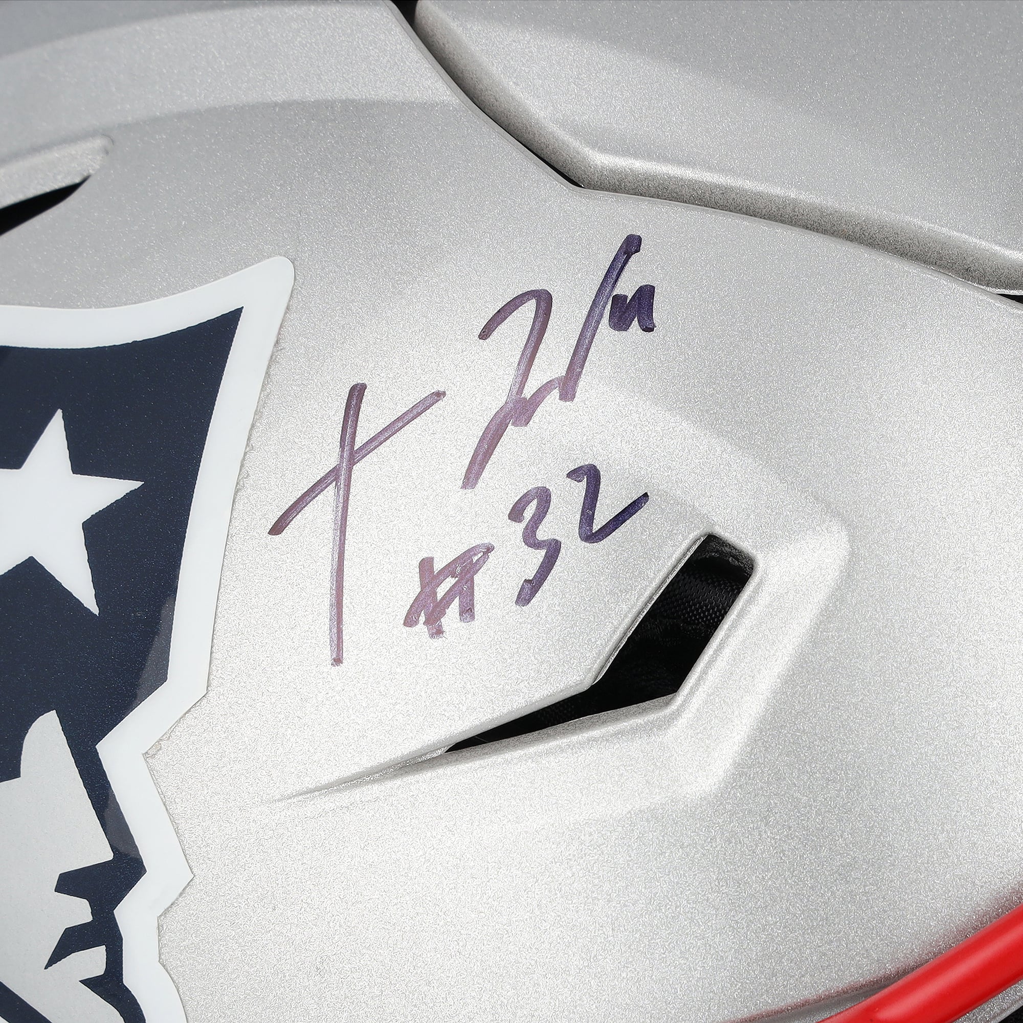 Casque Riddell Speed ​​Flex Authentic autographié par TreVeyon Henderson, joueur des New England Patriots