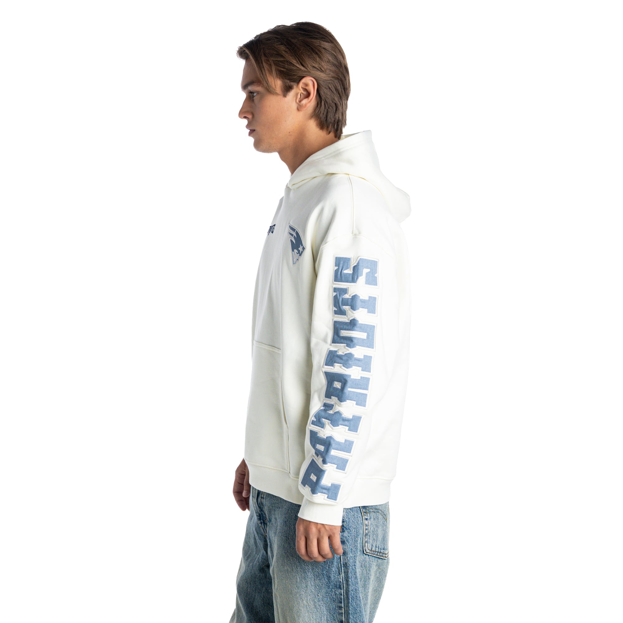 Sweat à capuche oversize unisexe The Wild Collective couleur crème New England Patriots