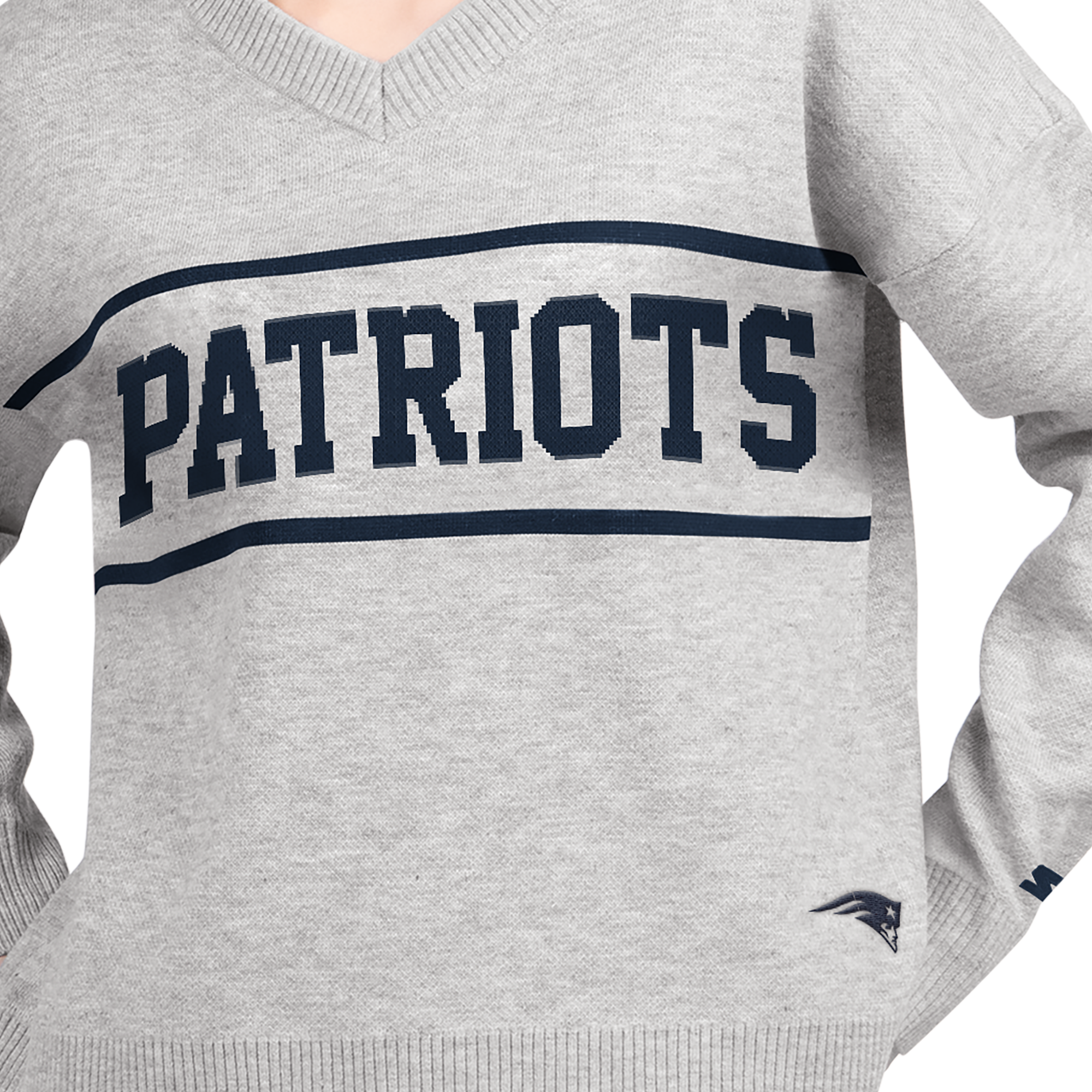 Pull à col en V gris Starter pour femme, motif « Meilleur tir » des New England Patriots