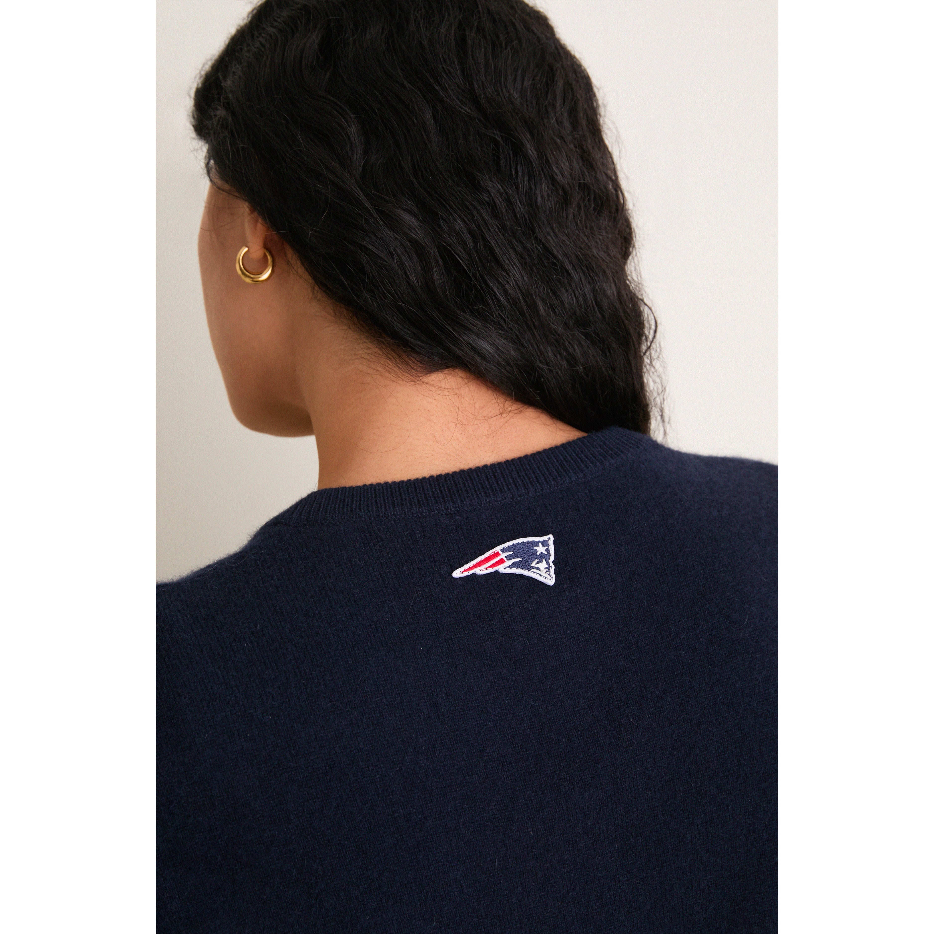 Gilet en cachemire à boutons Tuckernuck bleu marine New England Patriots pour femme