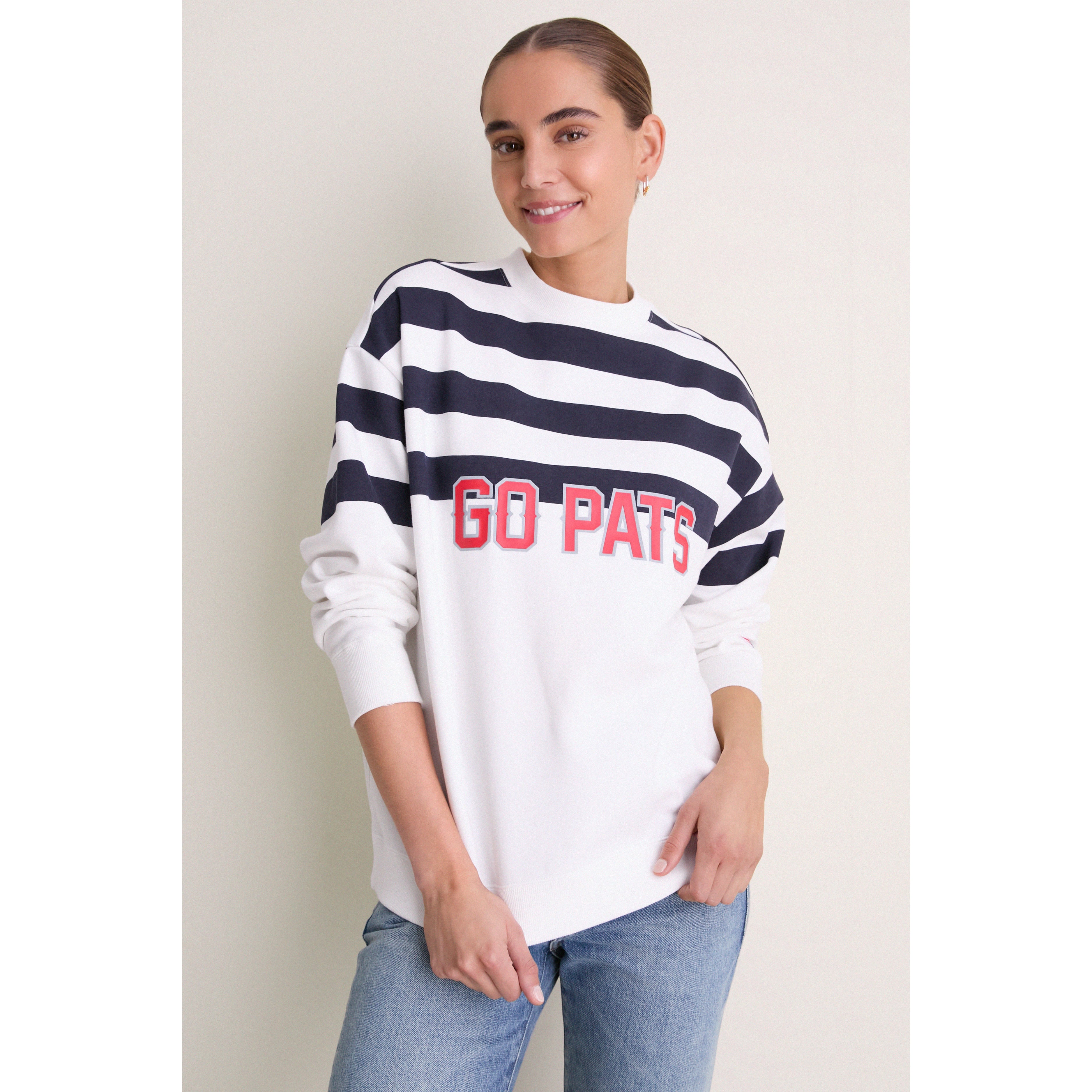 Sweat-shirt rayé blanc et marine Tuckernuck pour femme, motif New England Patriots