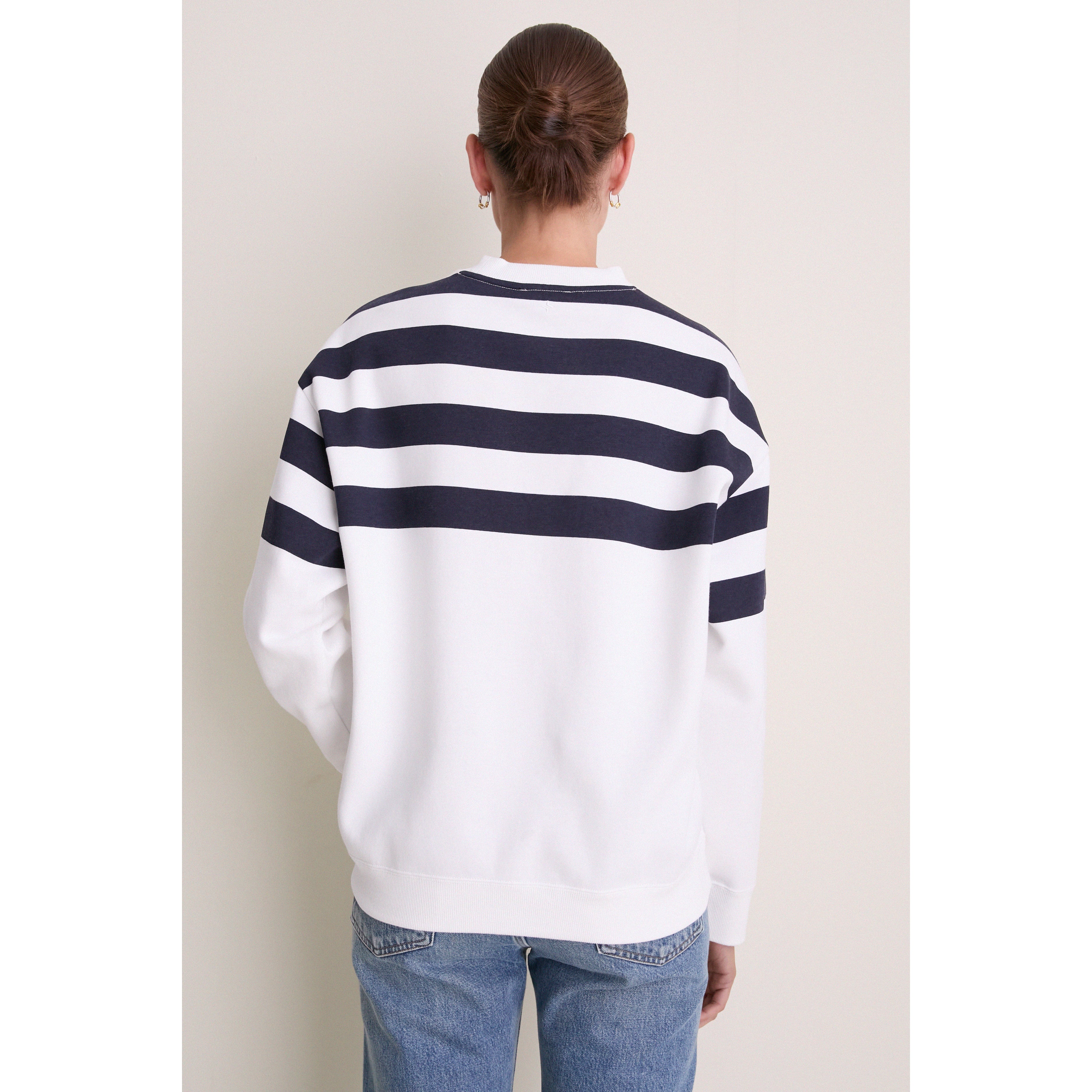Sweat-shirt rayé blanc et marine Tuckernuck pour femme, motif New England Patriots