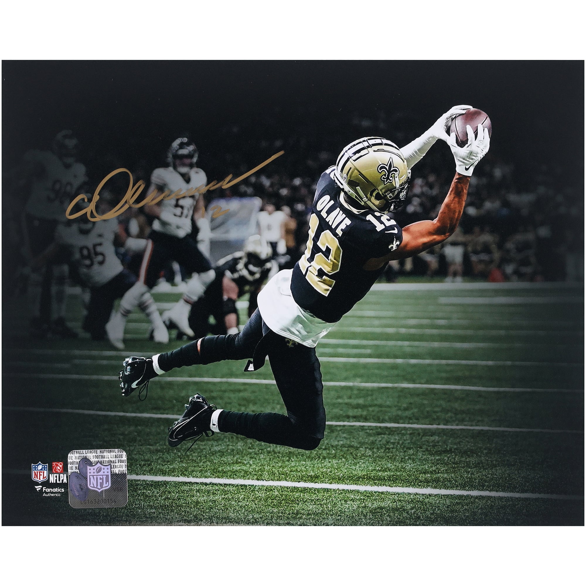 Photo dédicacée de Chris Olave (New Orleans Saints) - Touchdown contre les Chicago Bears (8" x 10")