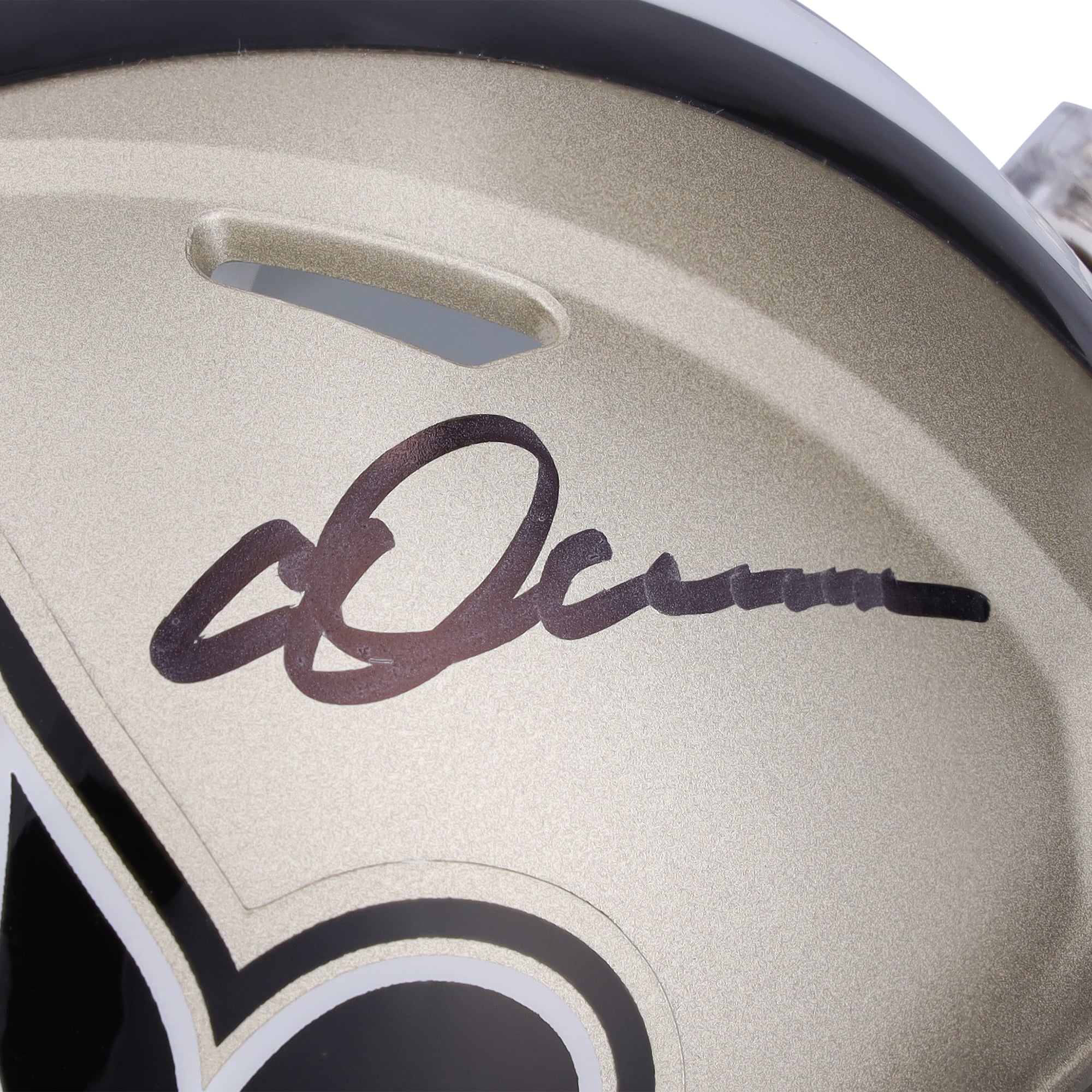 Casque Riddell Speed ​​Mini autographié par Chris Olave des New Orleans Saints
