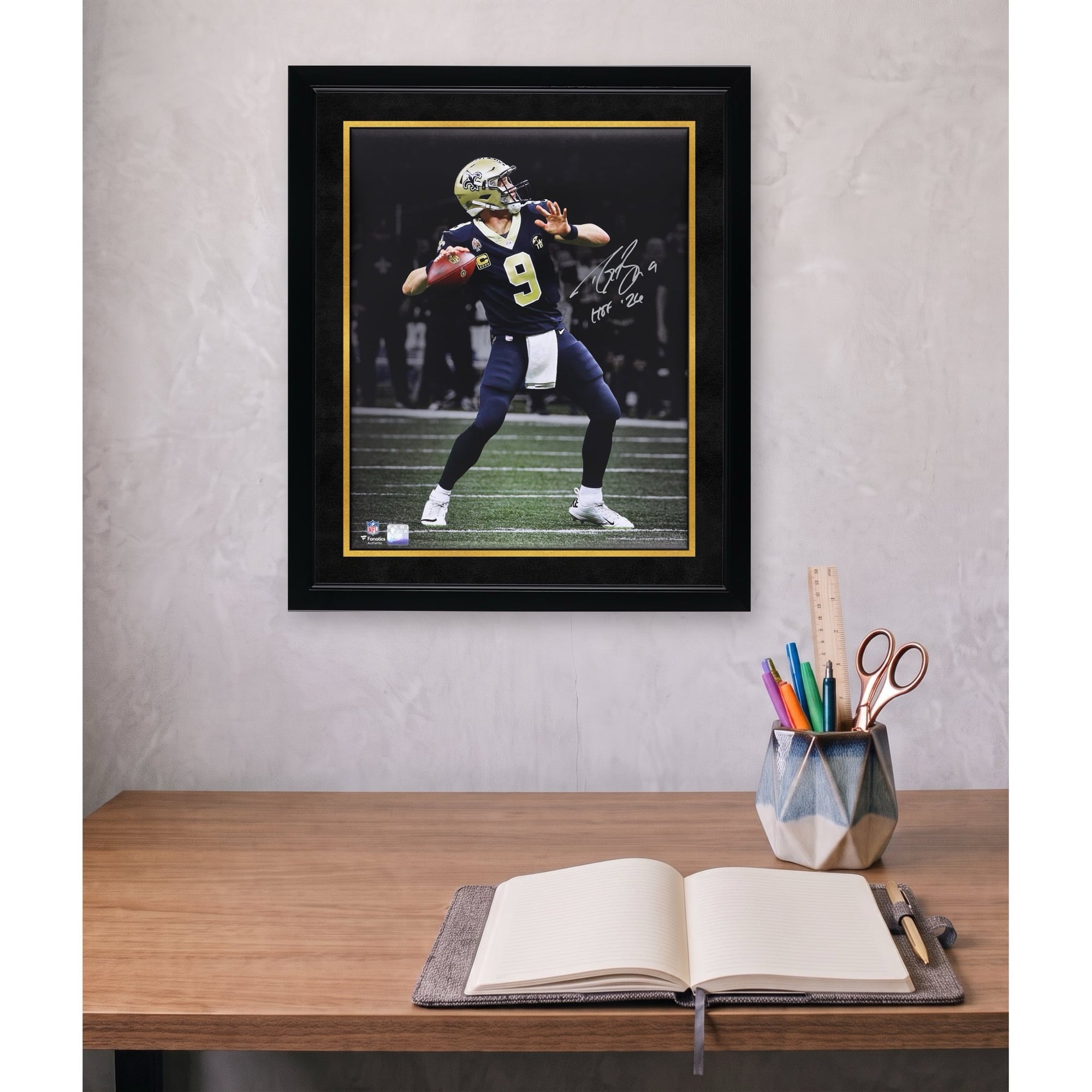 Photo dédicacée de Drew Brees (New Orleans Saints) - 40,6 x 50,8 cm (16 x 20 pouces) - avec inscription « HOF 26 ».