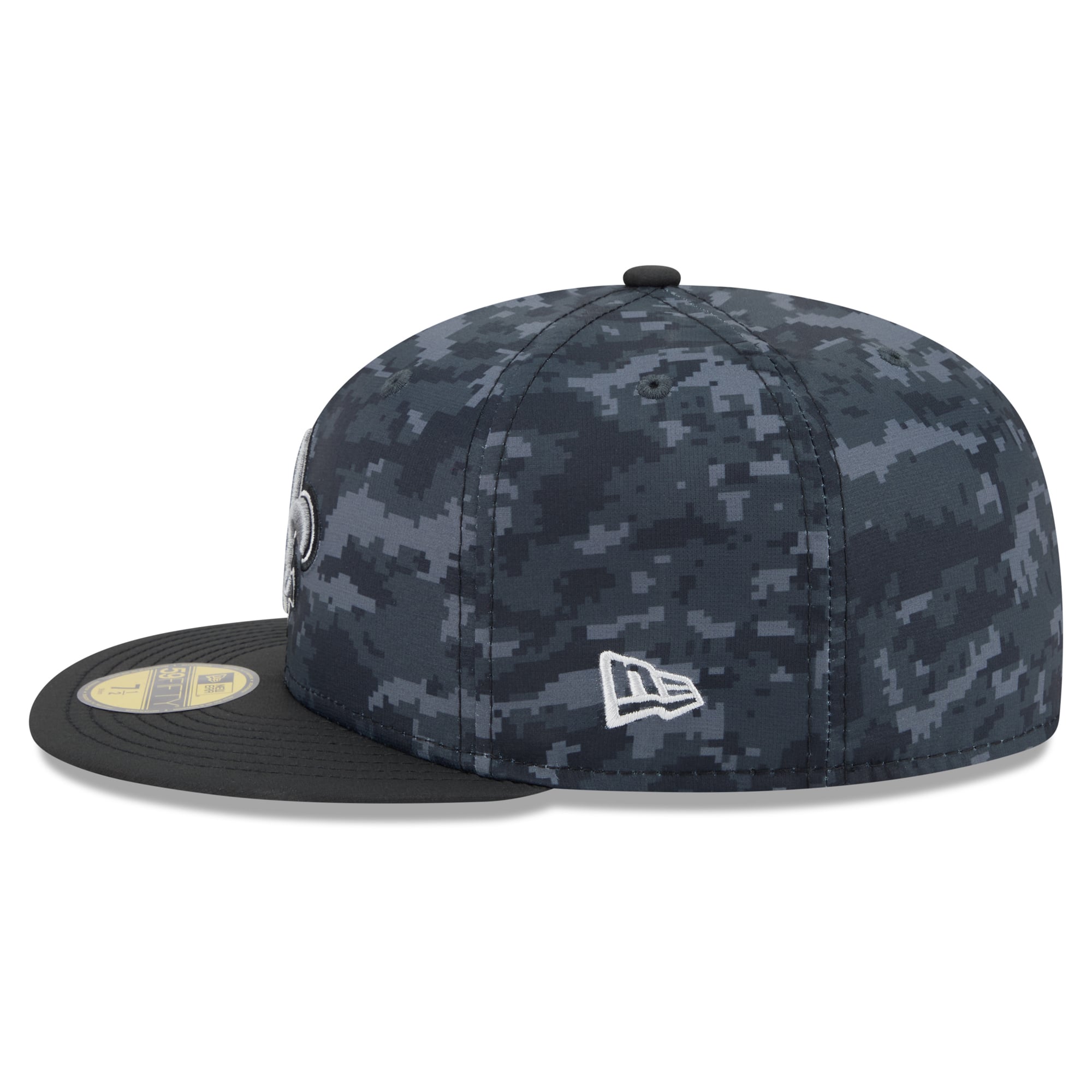 Casquette ajustée New Era noire pour homme, modèle 59FIFTY, édition spéciale Orleans Saints 2026 « Salute To Service ».