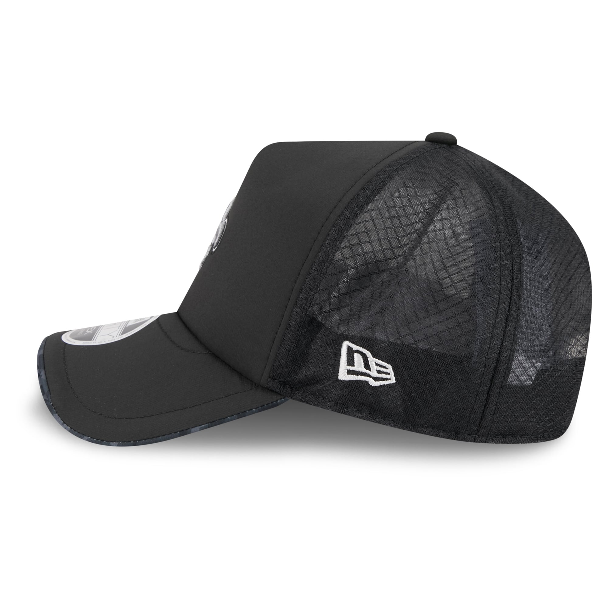 Men's New Era Black New Orleans Saints 2026 Salute To Service Apex 9FORTY Adjustable Trucker Hat