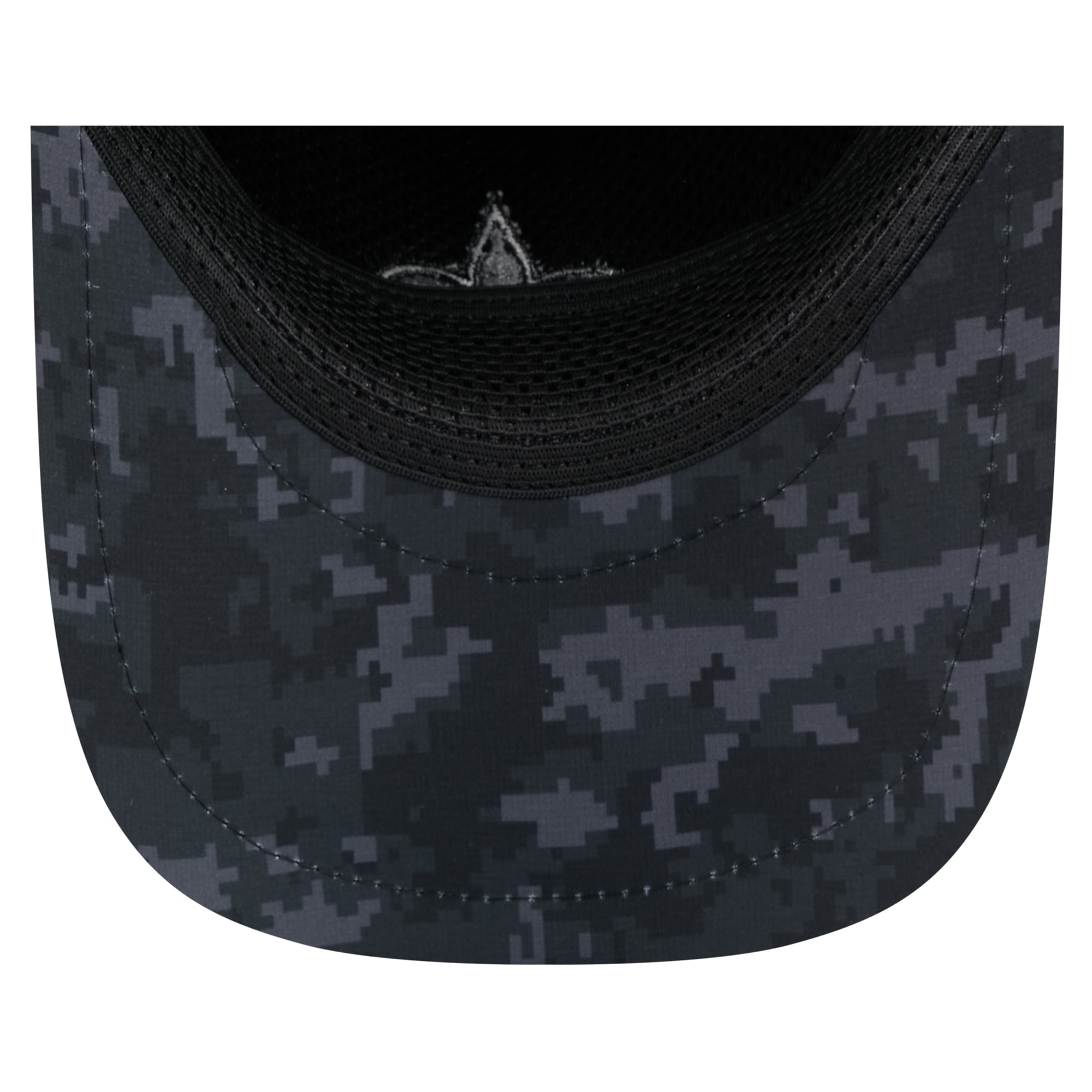 Men's New Era Black New Orleans Saints 2026 Salute To Service Apex 9FORTY Adjustable Trucker Hat