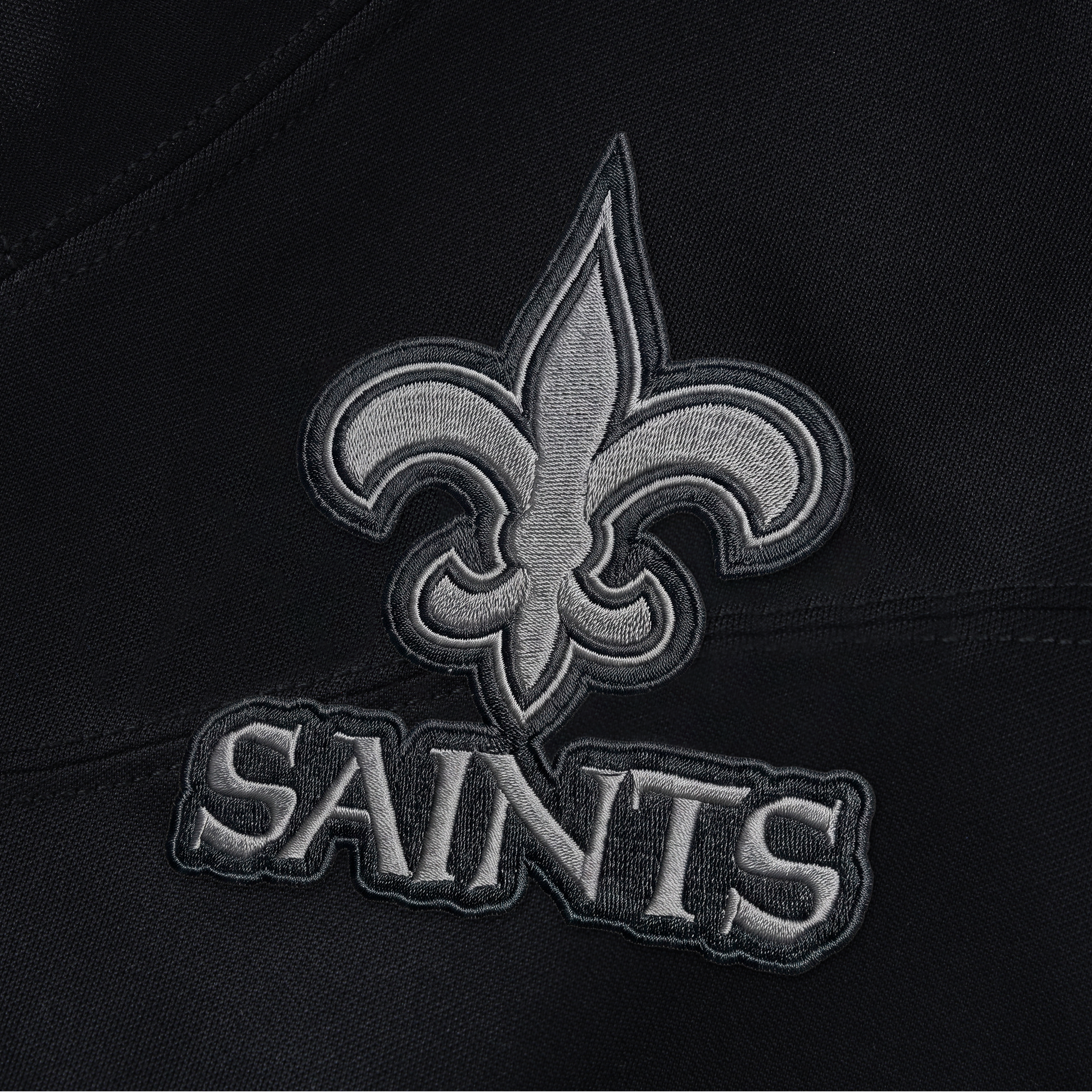 Maillot Nike Tyler Shough noir New Orleans Saints 2026 Salute to Service, édition limitée cousue
