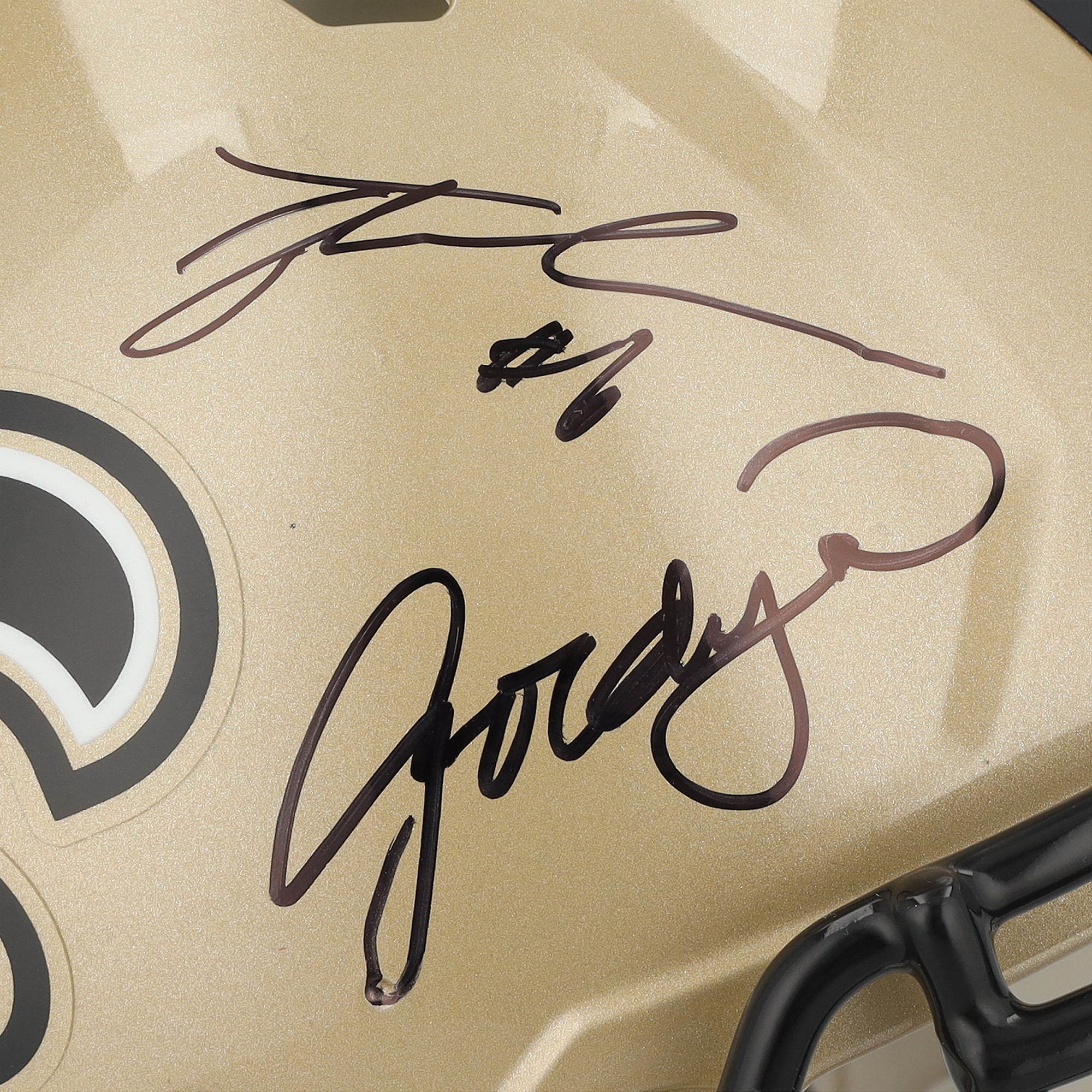 Casque Riddell Speed ​​Authentic autographié par Tyler Shough, Chris Olave, Jordyn Tyson et Travis Etienne Jr. des Saints de La Nouvelle-Orléans, avec inscription « Who Dat ! »