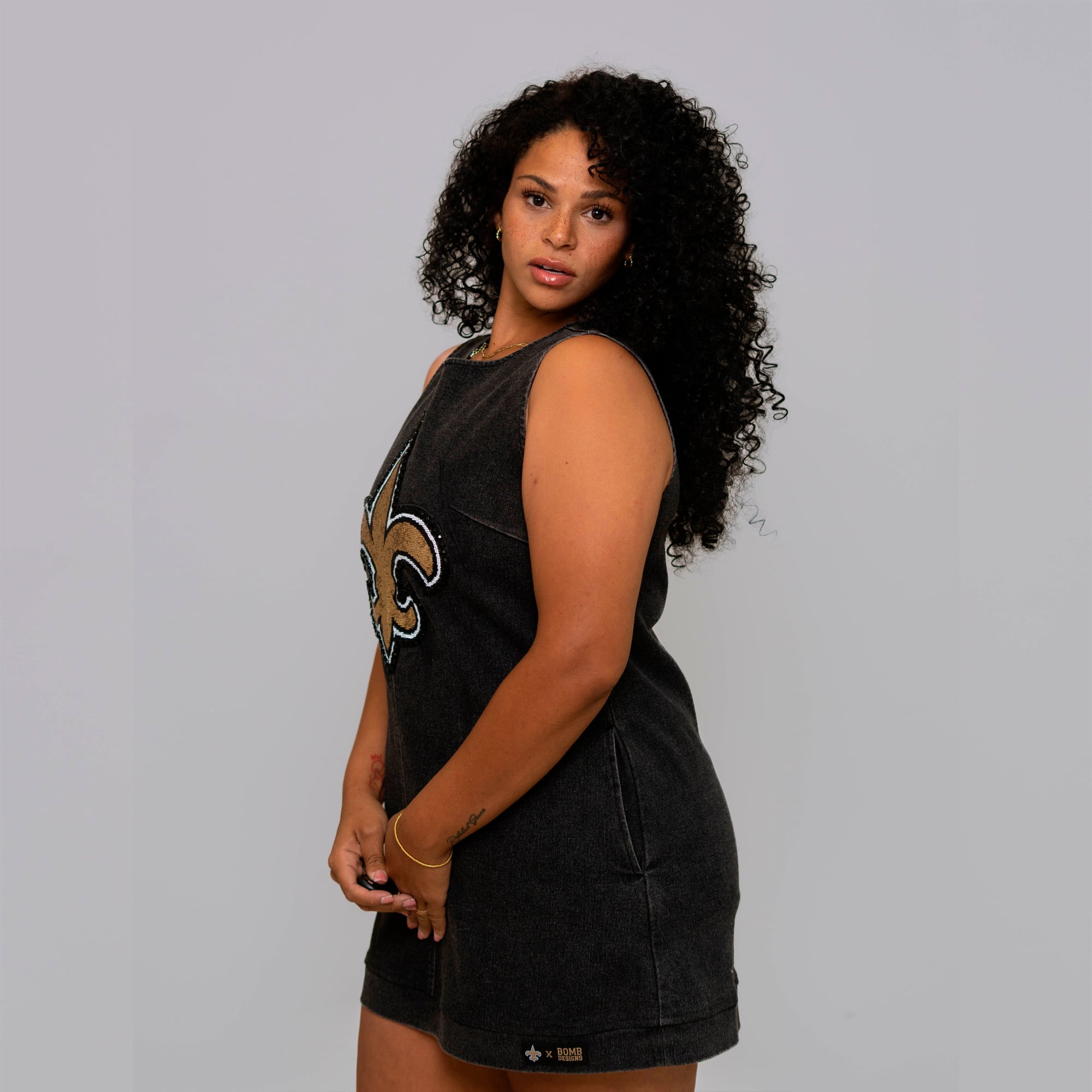 Robe en jean noire des Saints de la Nouvelle-Orléans Bomb Designs pour femmes