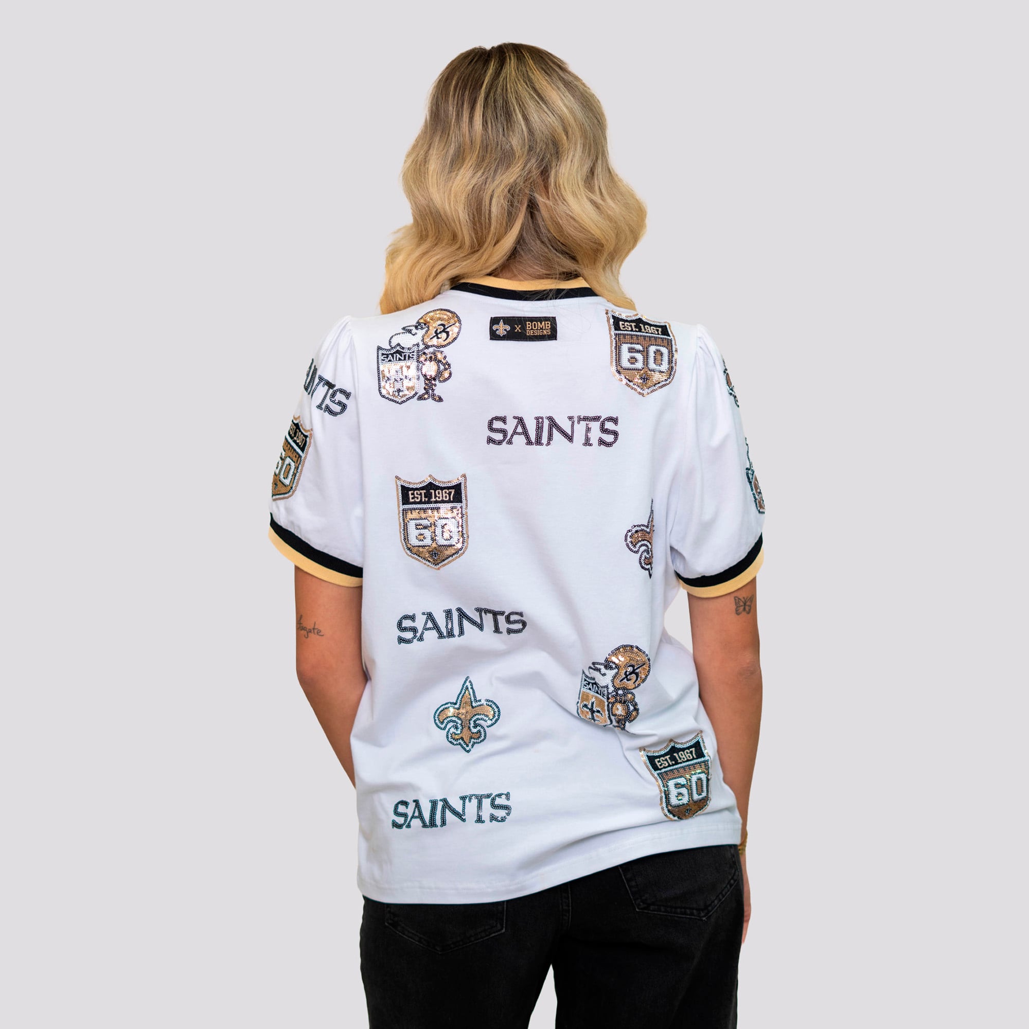 T-shirt à manches bouffantes blanc Bomb Designs pour femmes, 60e anniversaire des Saints de la Nouvelle-Orléans