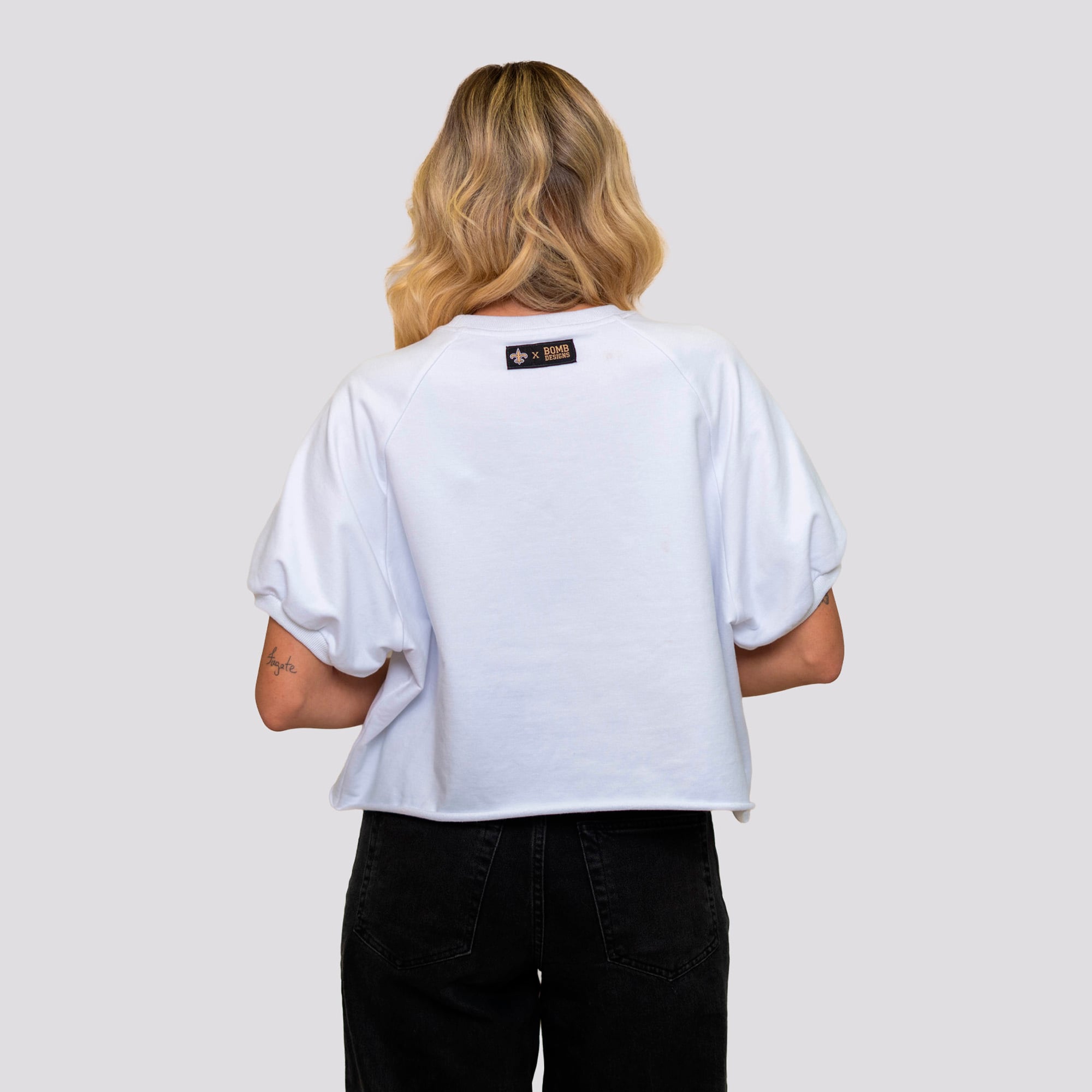 T-shirt à manches bouffantes blanc Bomb Designs pour femmes, motif jour de match des Saints la Nouvelle-Orléans