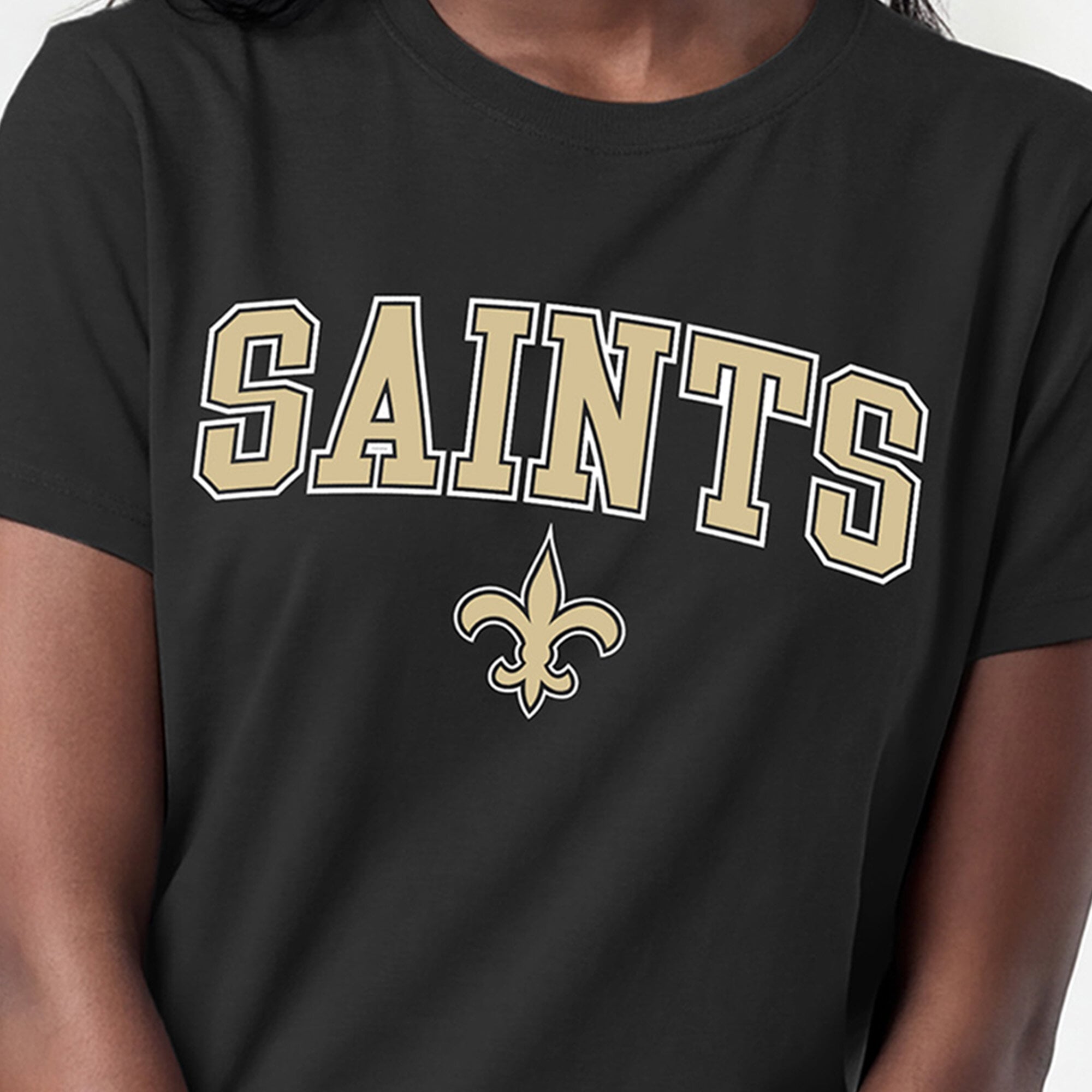 T-shirt noir Champion pour femmes, logo arqué des Saints de la Nouvelle-Orléans
