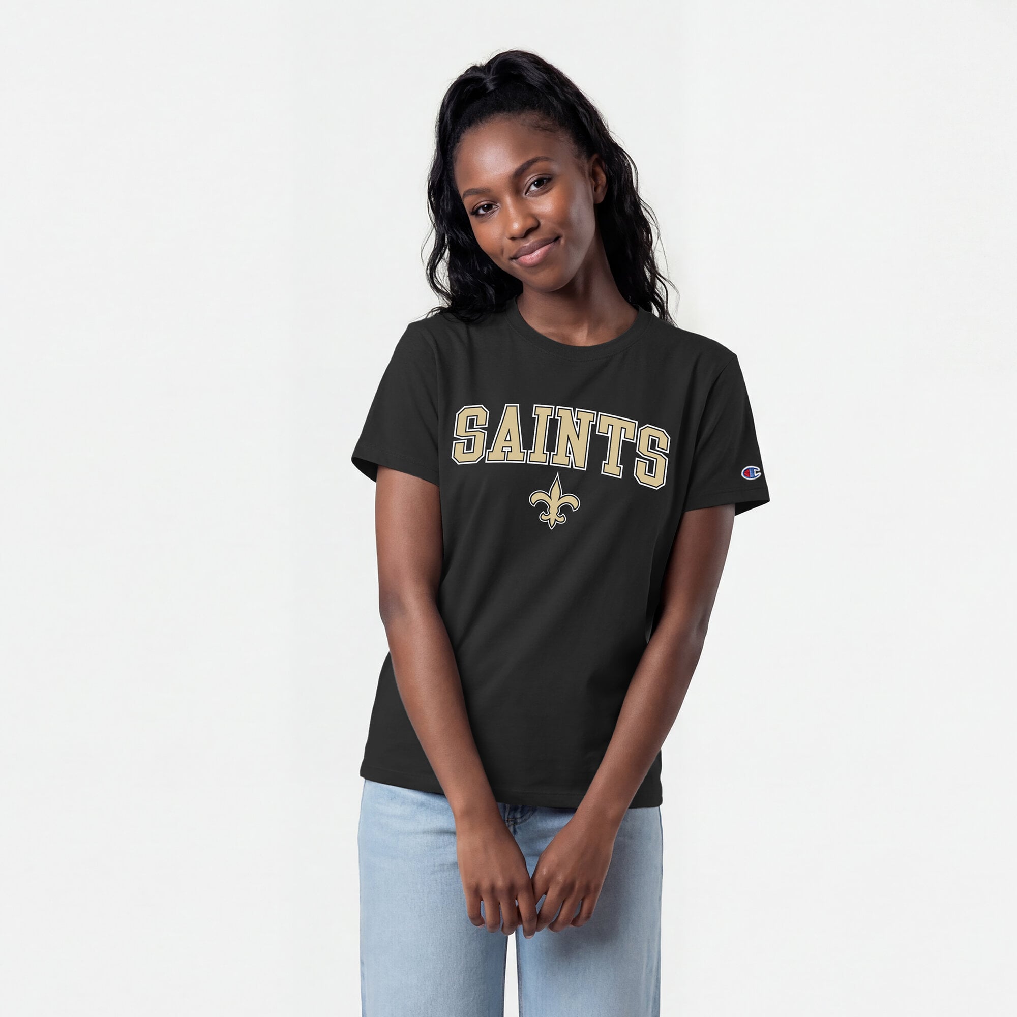 T-shirt noir Champion pour femmes, logo arqué des Saints de la Nouvelle-Orléans