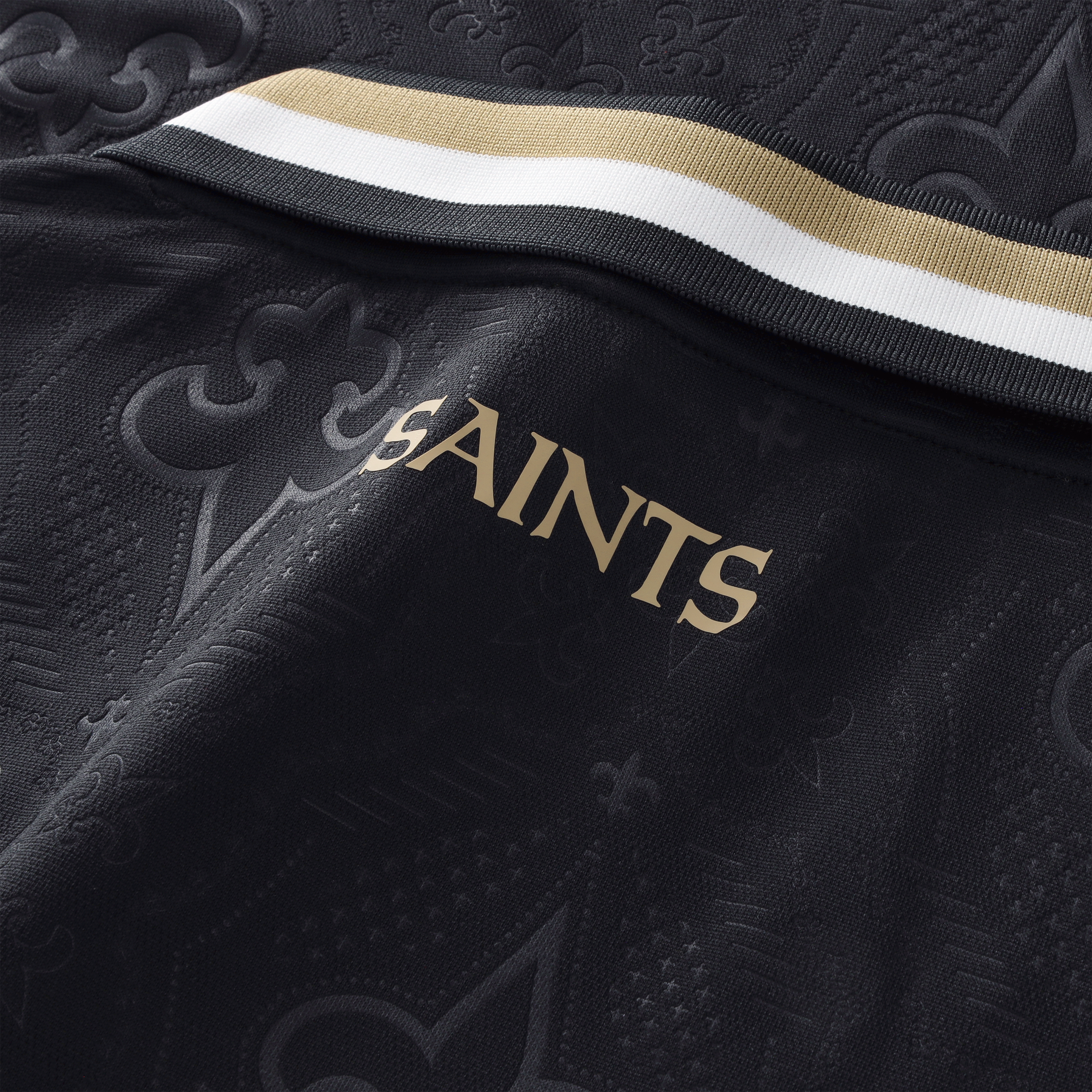T-shirt de supporter Youth Fanatics noir New Orleans Saints à col en football.