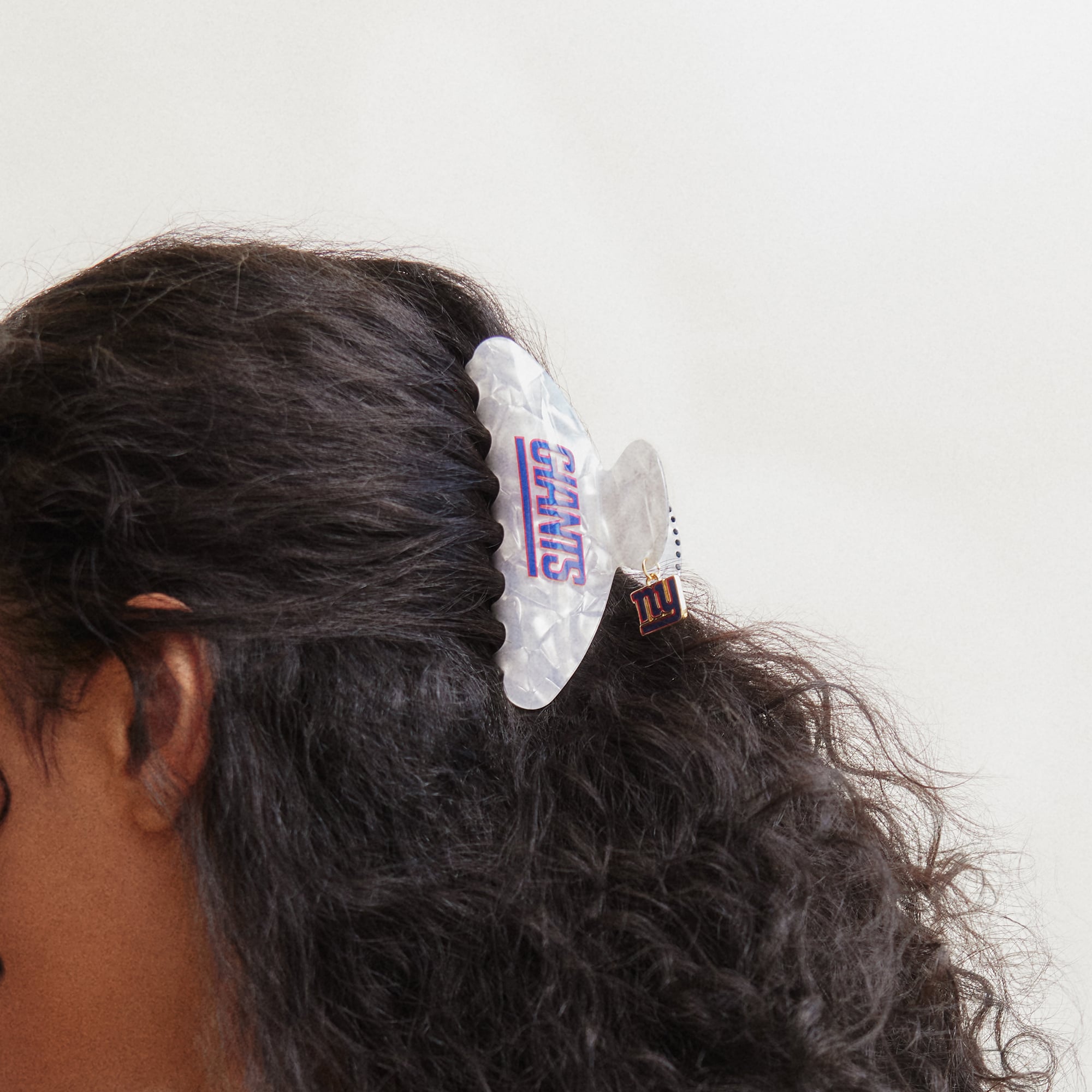 Pince à cheveux enchantée