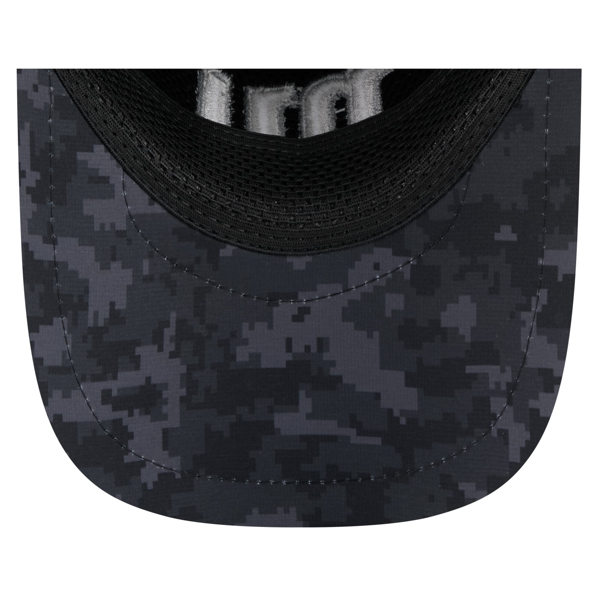 Casquette trucker ajustable New Era Apex 9FORTY noire pour homme, New York Giants 2026 Salute To Service