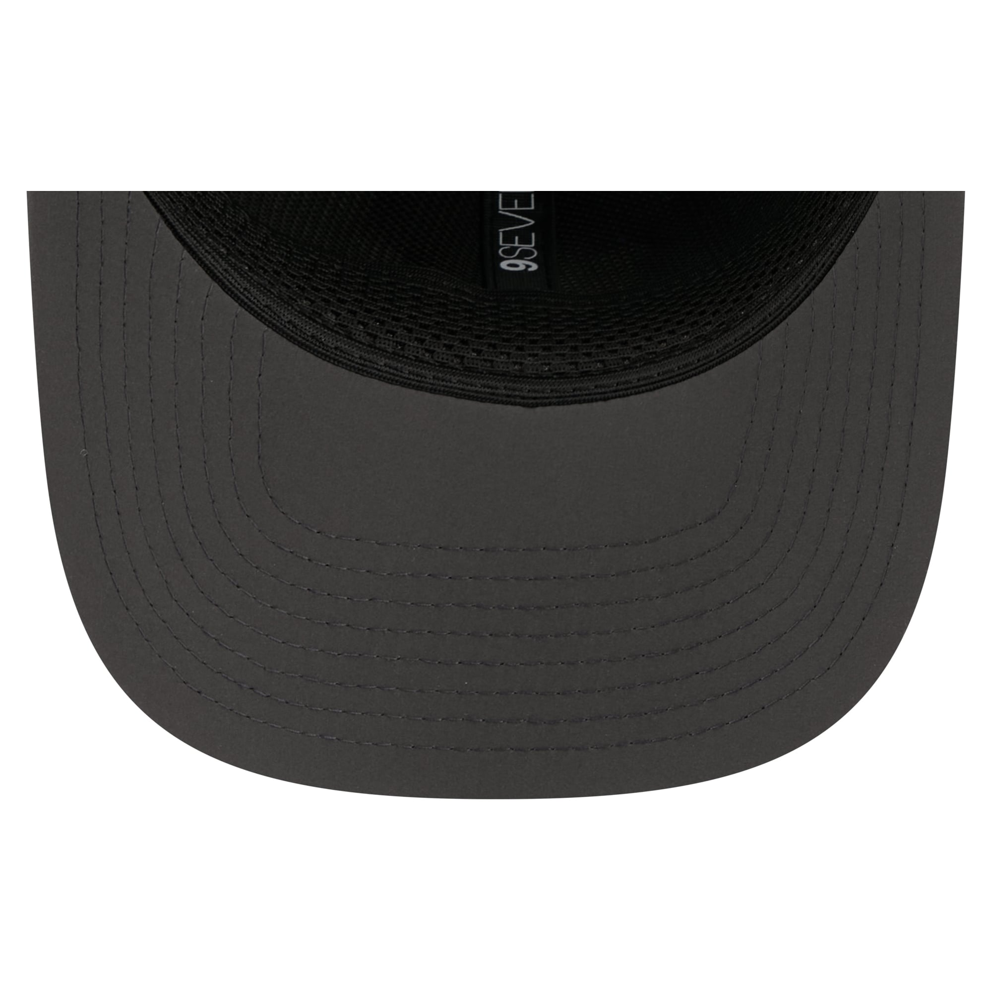 Casquette ajustable New Era anthracite New York Giants 2026 Sideline pour temps froid 9SEVENTY