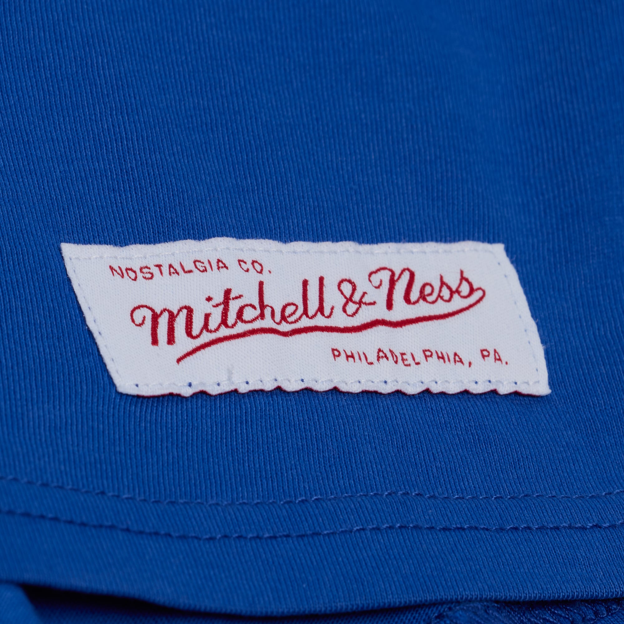 T-shirt court à imprimé graphique urbain Mitchell & Ness Royal New York Giants pour femme