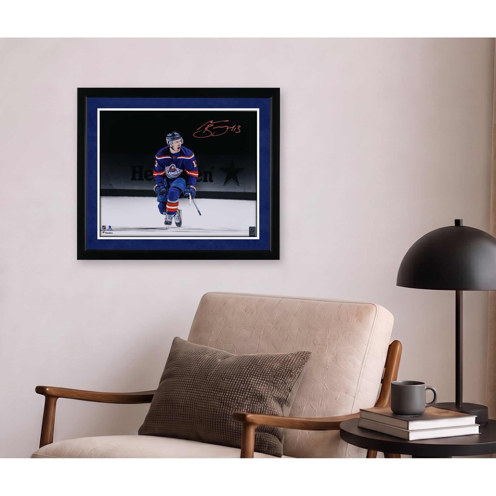 Photo rétro autographiée de Mathew Barzal (New York Islanders), format 40 x 50 cm (16 x 20 pouces), édition spéciale célébration, au verso.