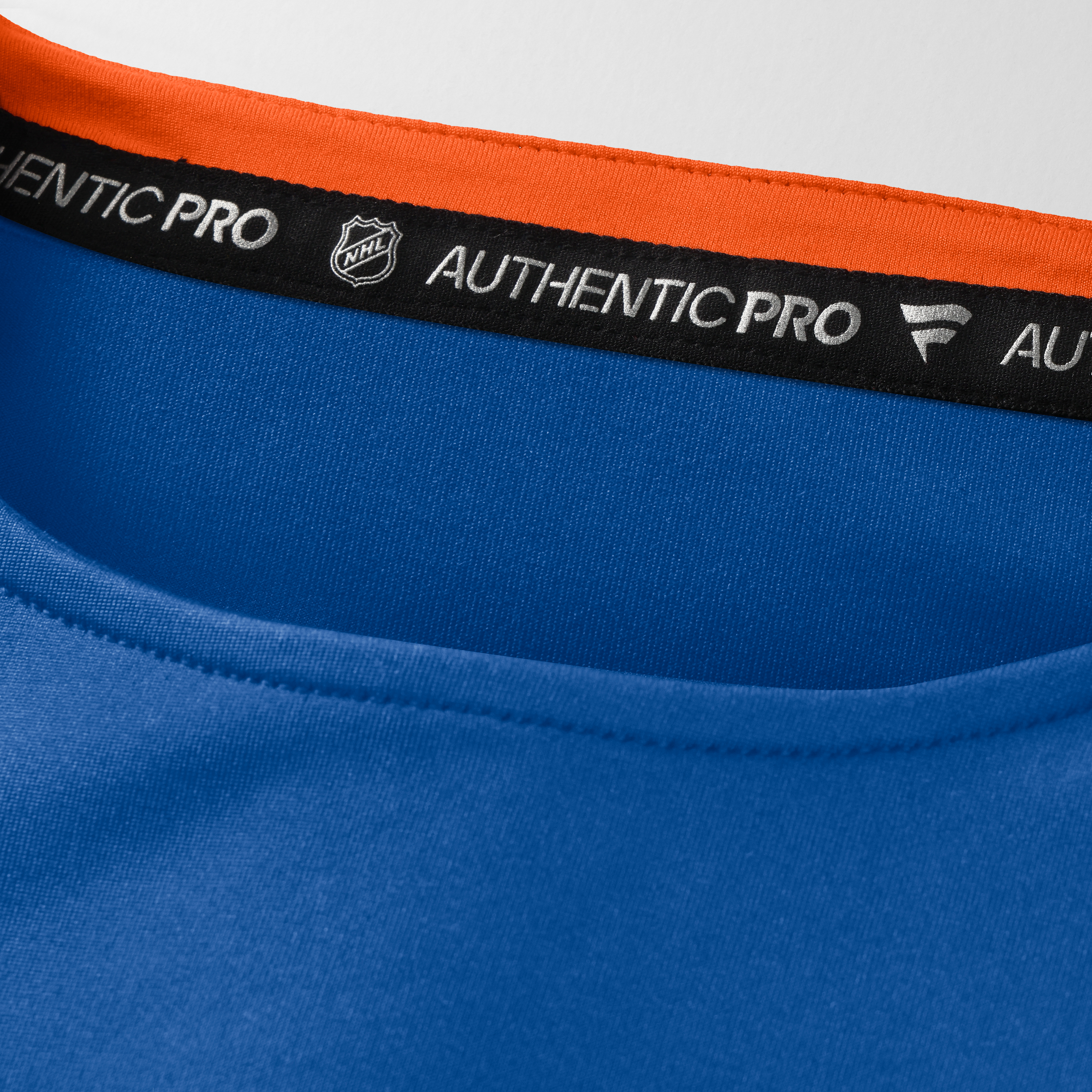 T-shirt à manches longues authentique Pro Rink Tech des Islanders de New York, modèle Royal Fanatics, pour homme