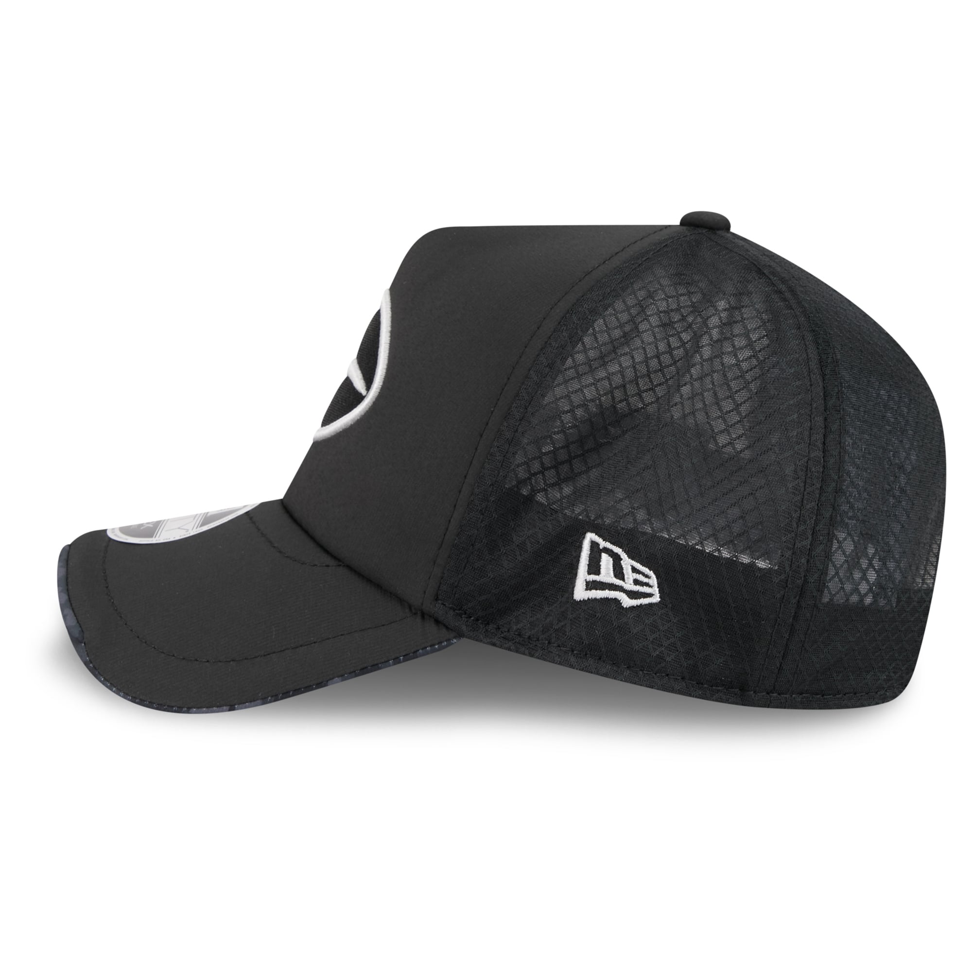 Men's New Era Black New York Jets 2026 Salute To Service Apex 9FORTY Adjustable Trucker Hat