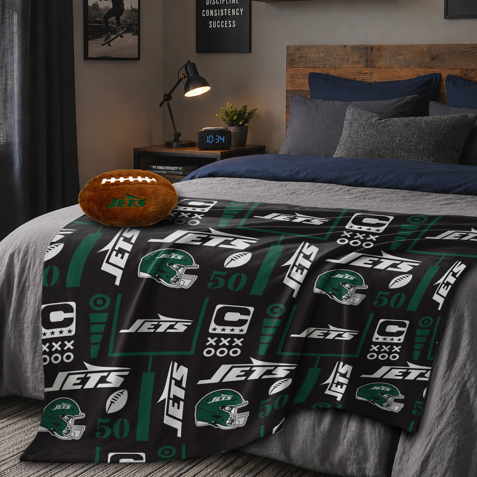 Pegasus New York Jets 50" x 60" Blackout Team Spirit Ultra Soft Throw & Plush Football Combo Pack