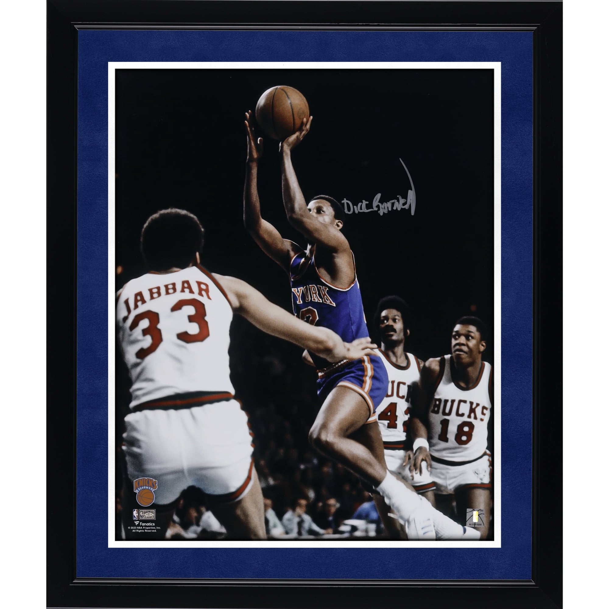 Dick Barnett New York Knicks Autographed 16" x 20" Shooting vs. Bucks Photograph