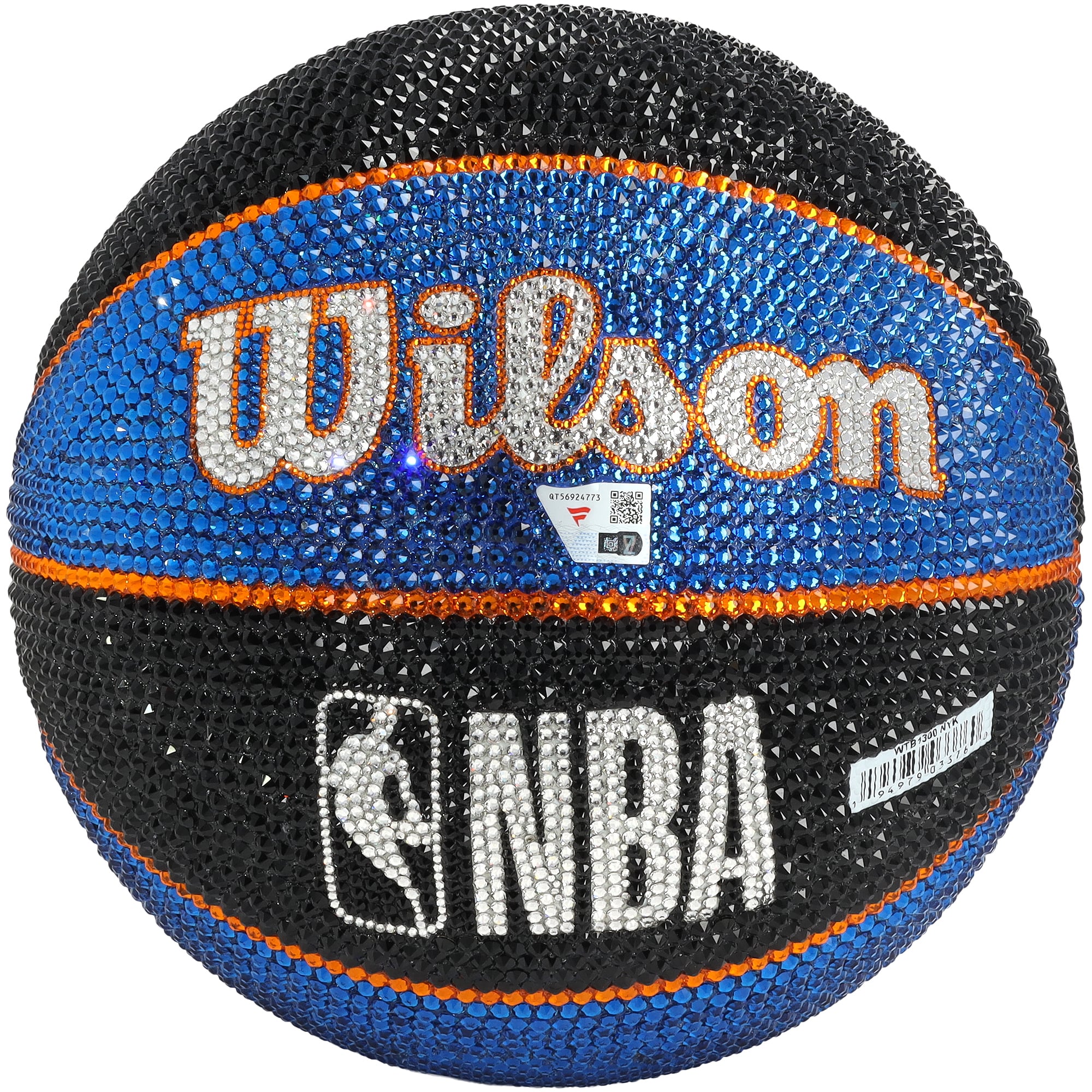 Ballon de basket collector Wilson édition hommage 2023-2024, signé par Jalen Brunson (New York Knicks) et orné de cristaux Swarovski - Illustration par Rock On Sports