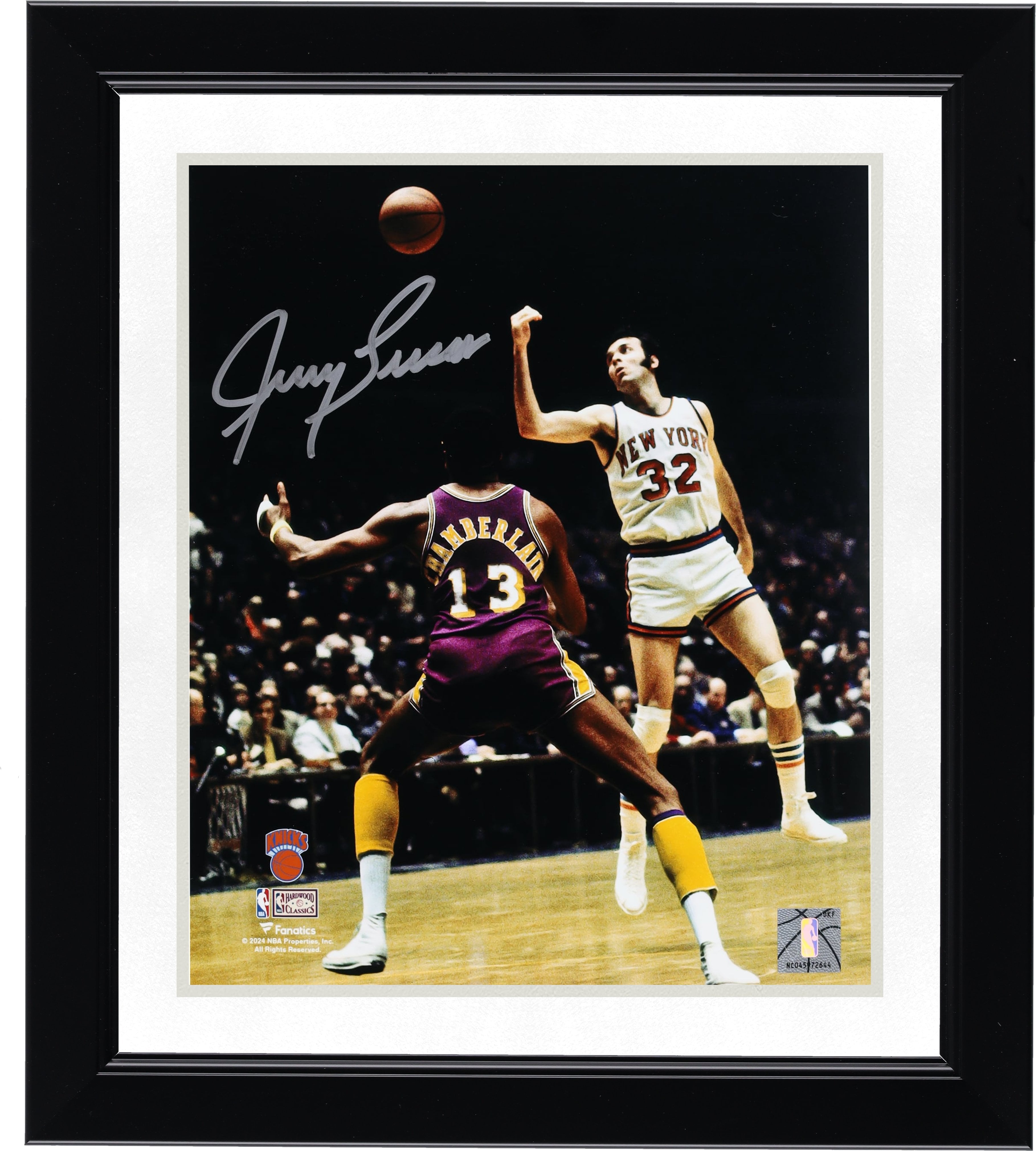 Jerry Lucas New York Knicks Autographed 8" x 10" Passing vs. Los Angeles Lakers Photograph