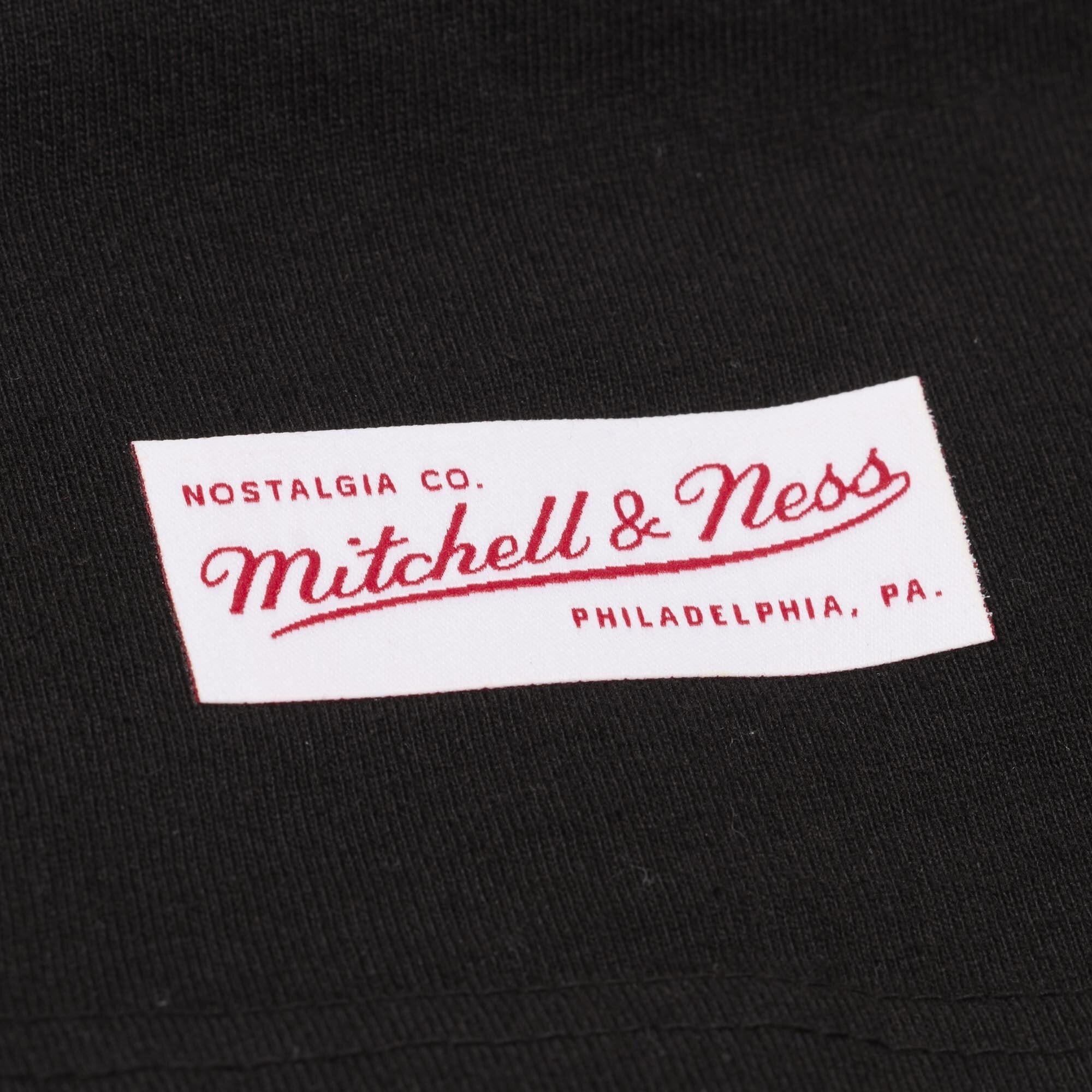 T-shirt à bougie noir Mitchell & Ness New York Knicks pour homme