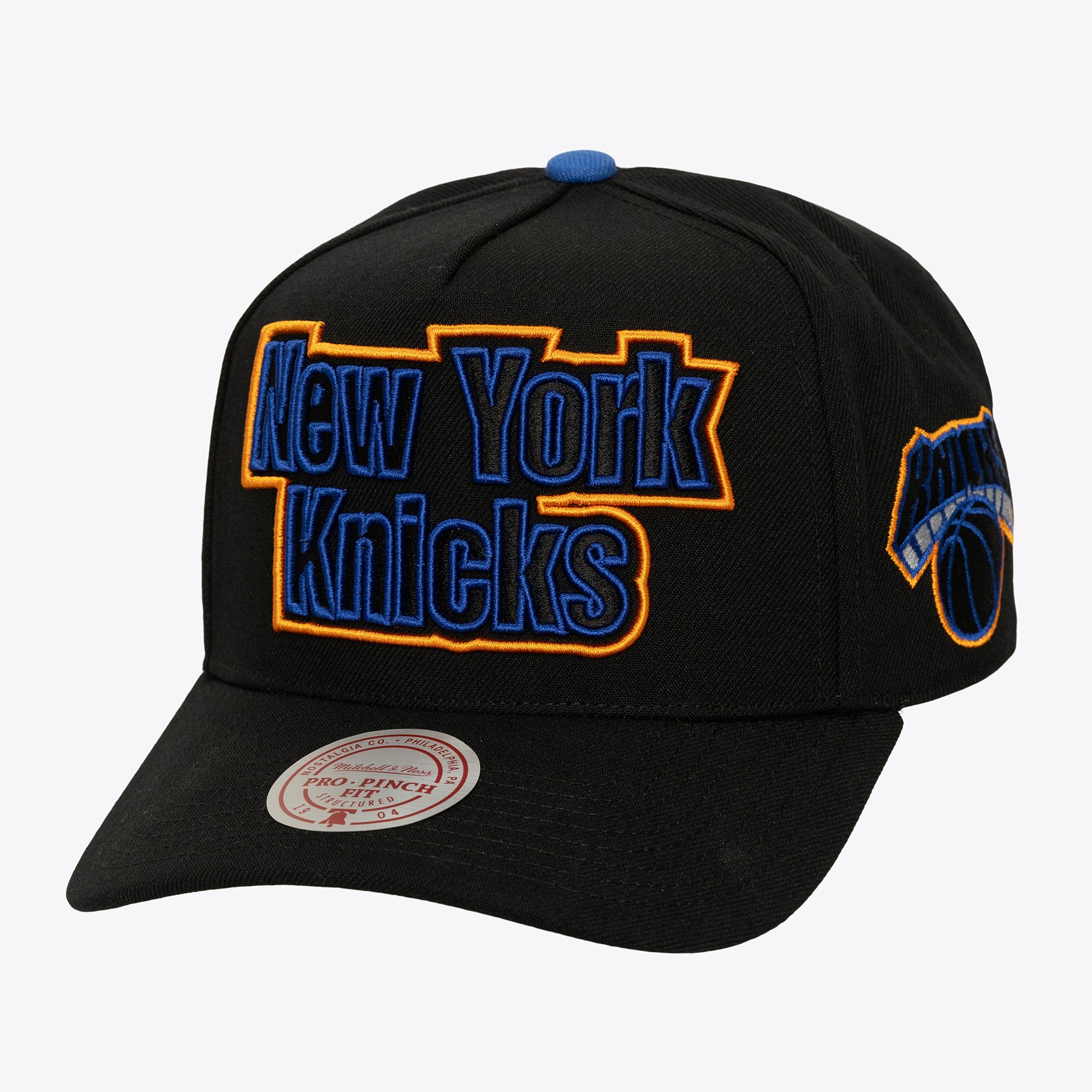 Men's Mitchell & Ness Black New York Knicks Class Act Pro Snapback Hat
