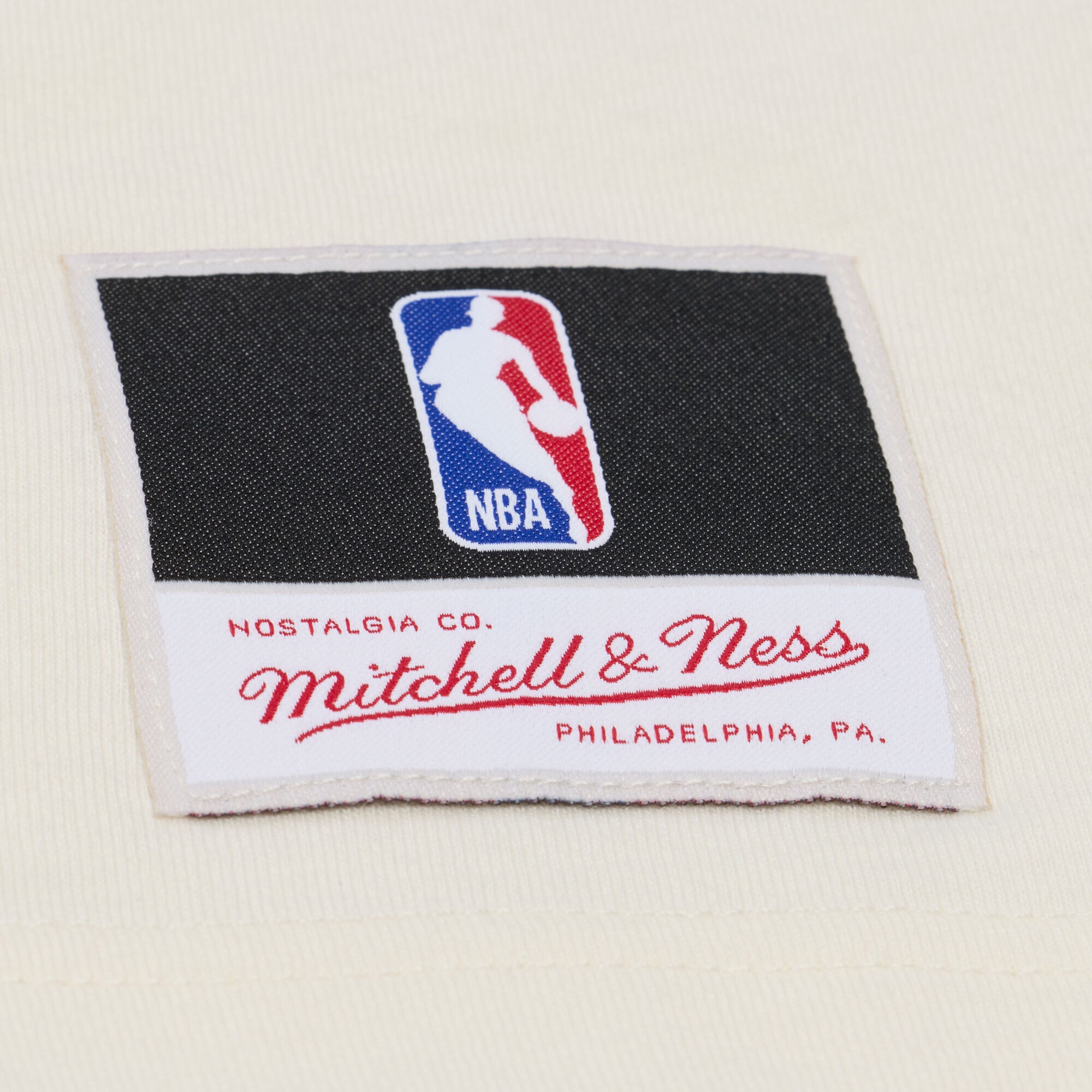 T-shirt premium Mitchell & Ness crème New York Knicks Hardwood Classics à coutures chaînettes pour homme