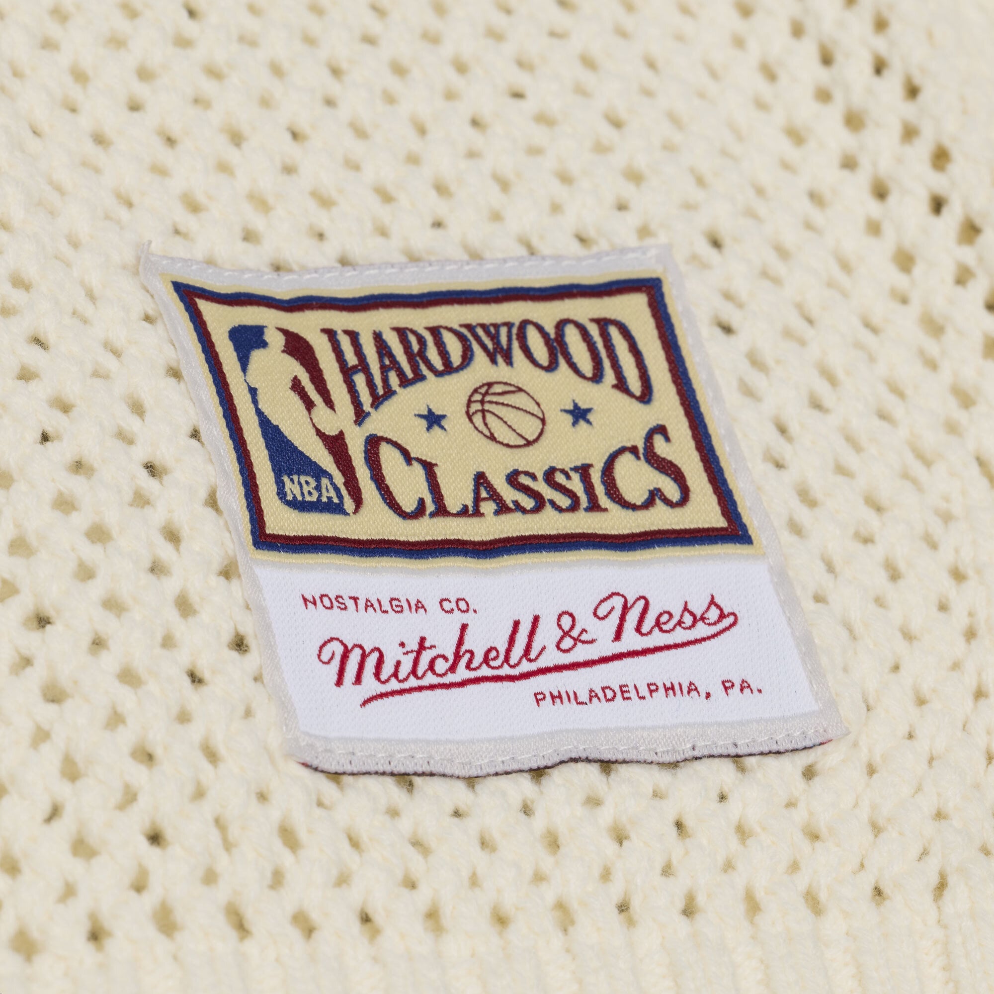 Maillot à manches courtes Mitchell & Ness crème New York Knicks Hardwood Classics Retro Roots pour homme