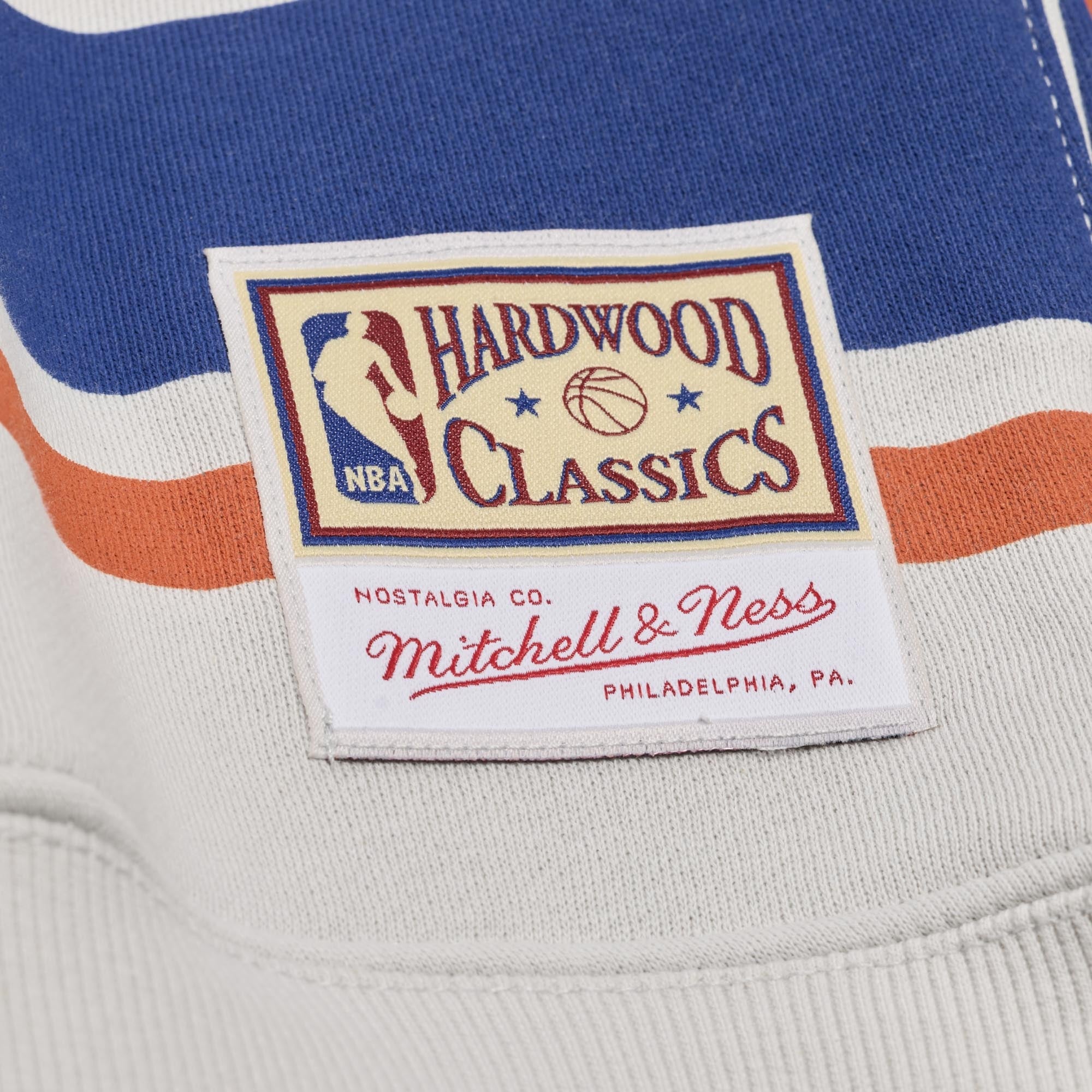 Sweat-shirt à col rond en polaire Mitchell & Ness gris New York Knicks Hardwood Classics Too Maxxed pour homme