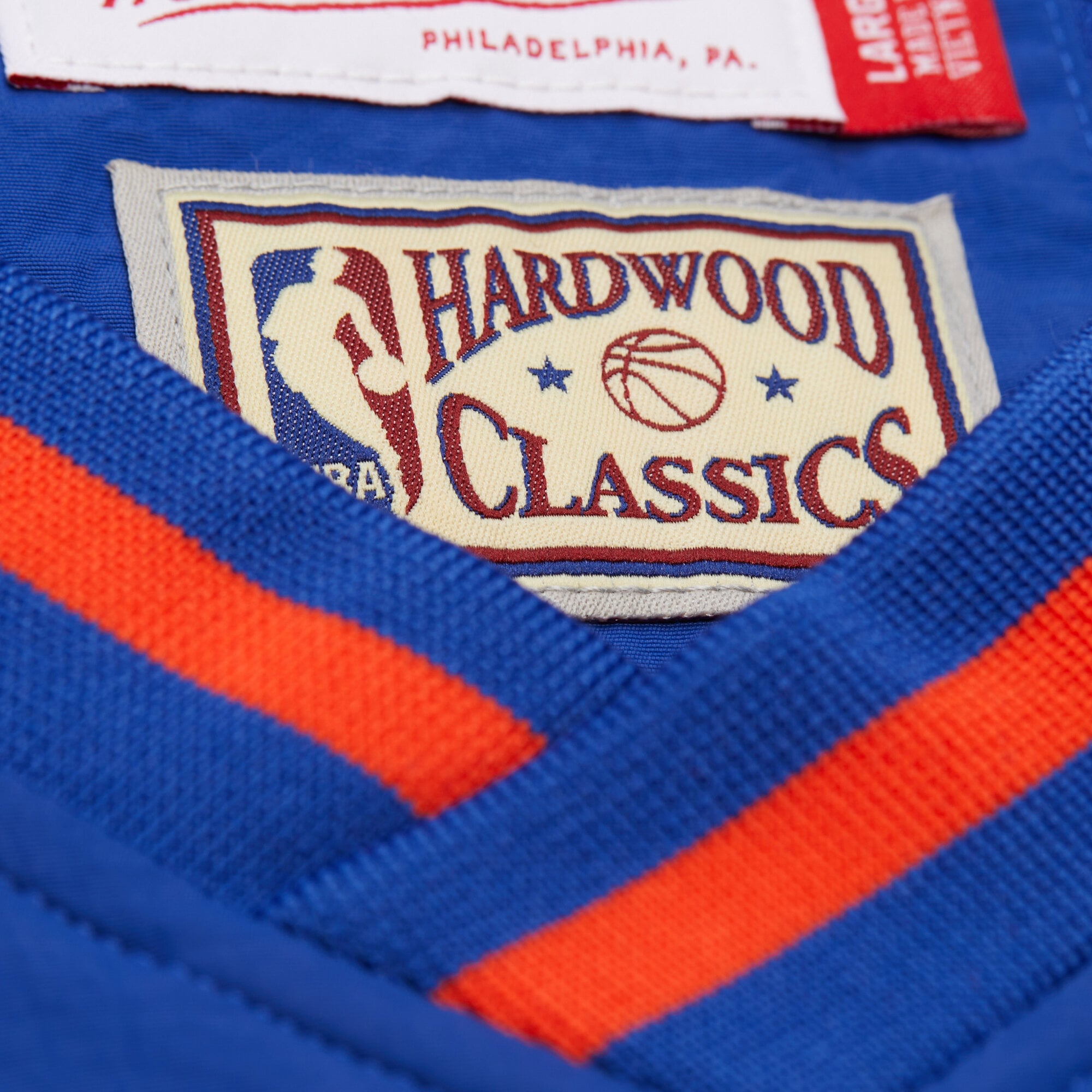 Veste pull classique à col en V Mitchell & Ness Royal New York Knicks pour homme
