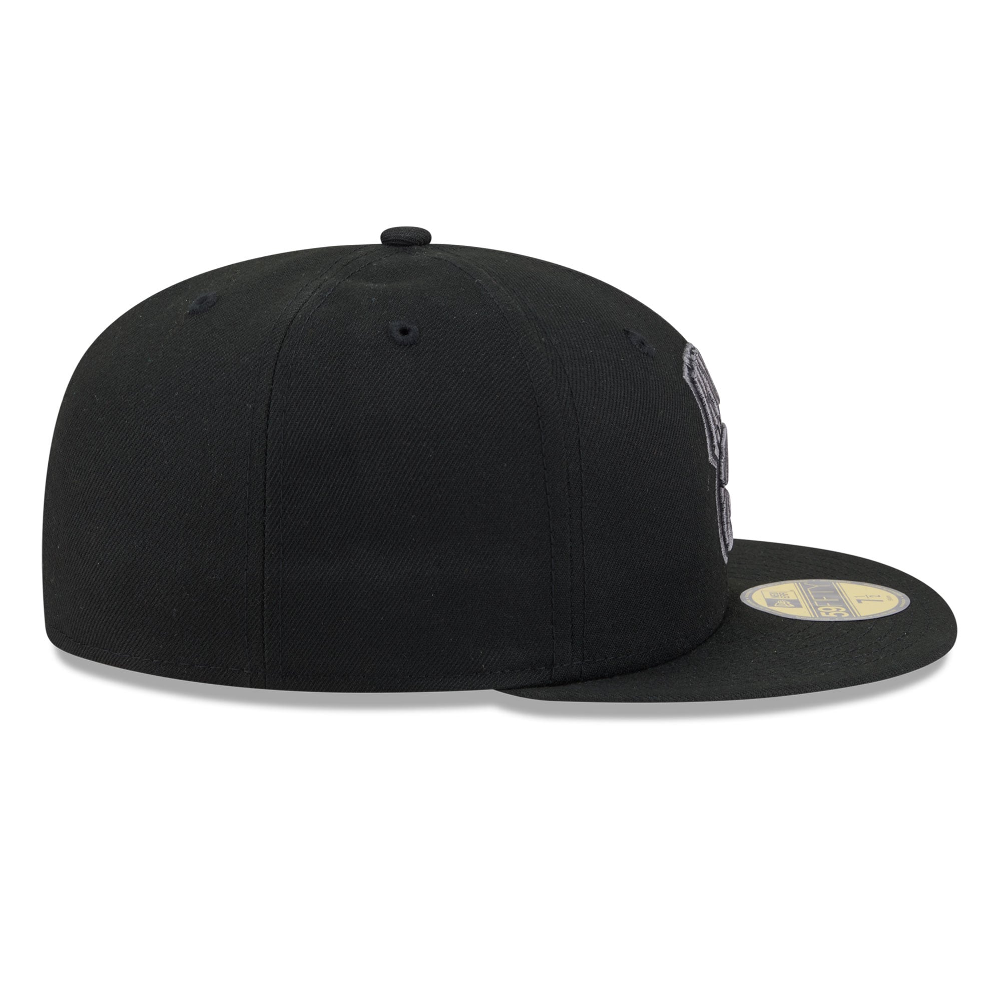 Casquette ajustée New Era 59FIFTY noire pour homme, logo York Knicks sur le côté.