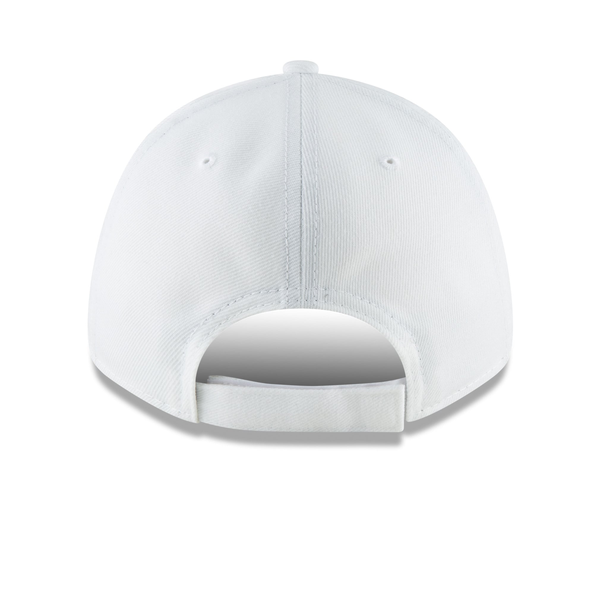 Men's New Era White New York Knicks 2026 NBA Finals Champions 9FORTY Adjustable Hat