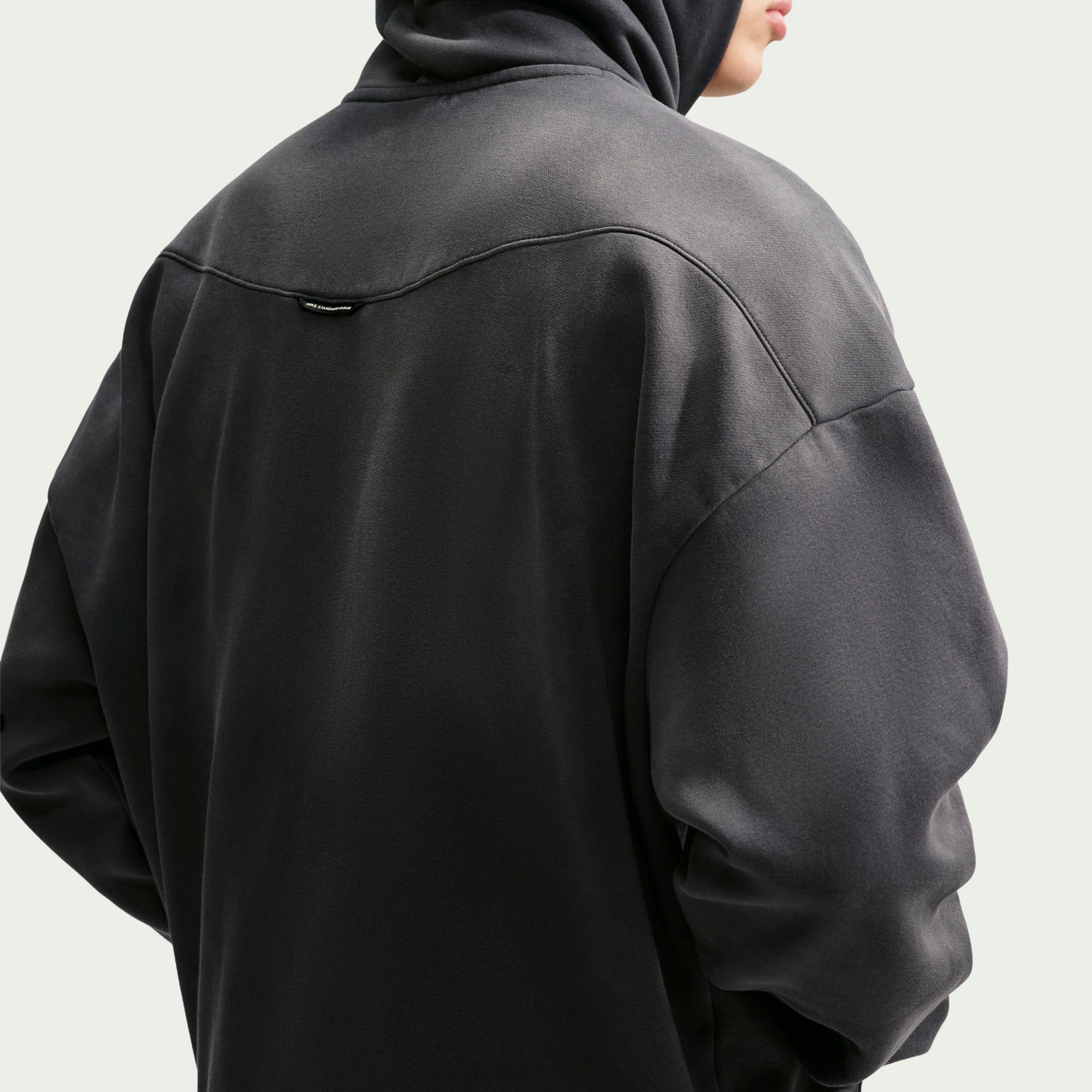 Men's Nike Charcoal New York Knicks 2026 Standard Issue Travel Washed Fleece Pullover Hoodie