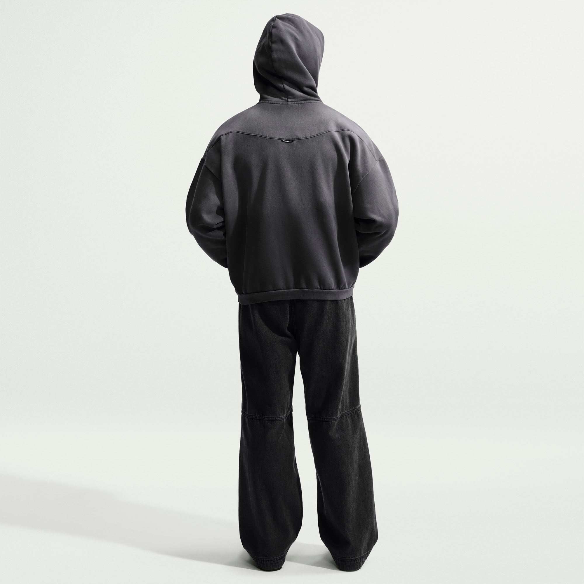 Men's Nike Charcoal New York Knicks 2026 Standard Issue Travel Washed Fleece Pullover Hoodie