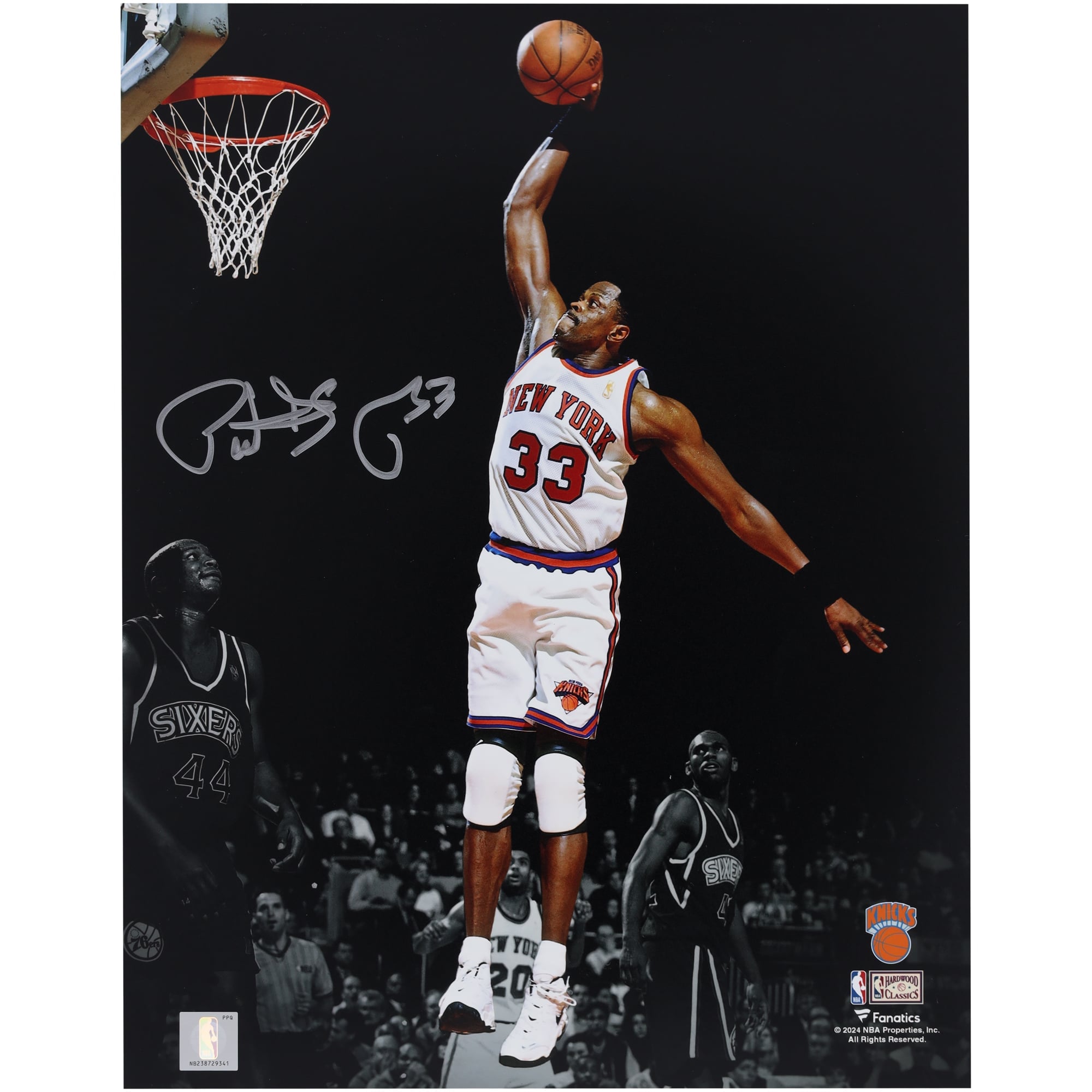 Photographie autographiée de Patrick Ewing, New York Knicks , 11" x 14", Dunking contre Philadelphia 76ers