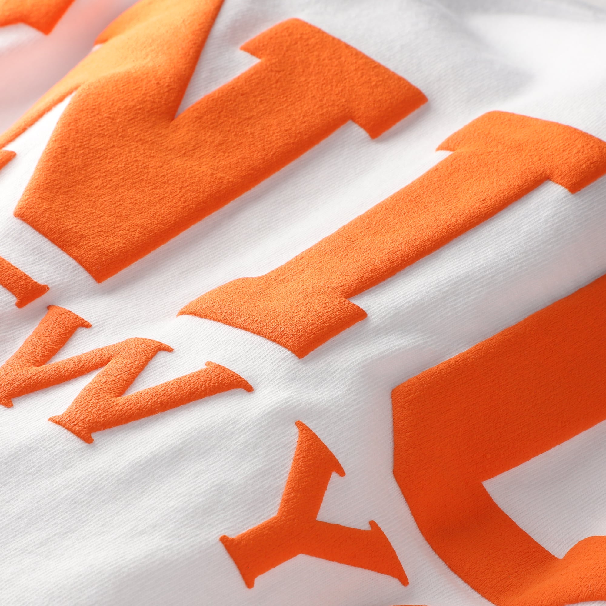 T-shirt unisexe à manches longues Fanatics blanc New York Knicks Spirit Jersey
