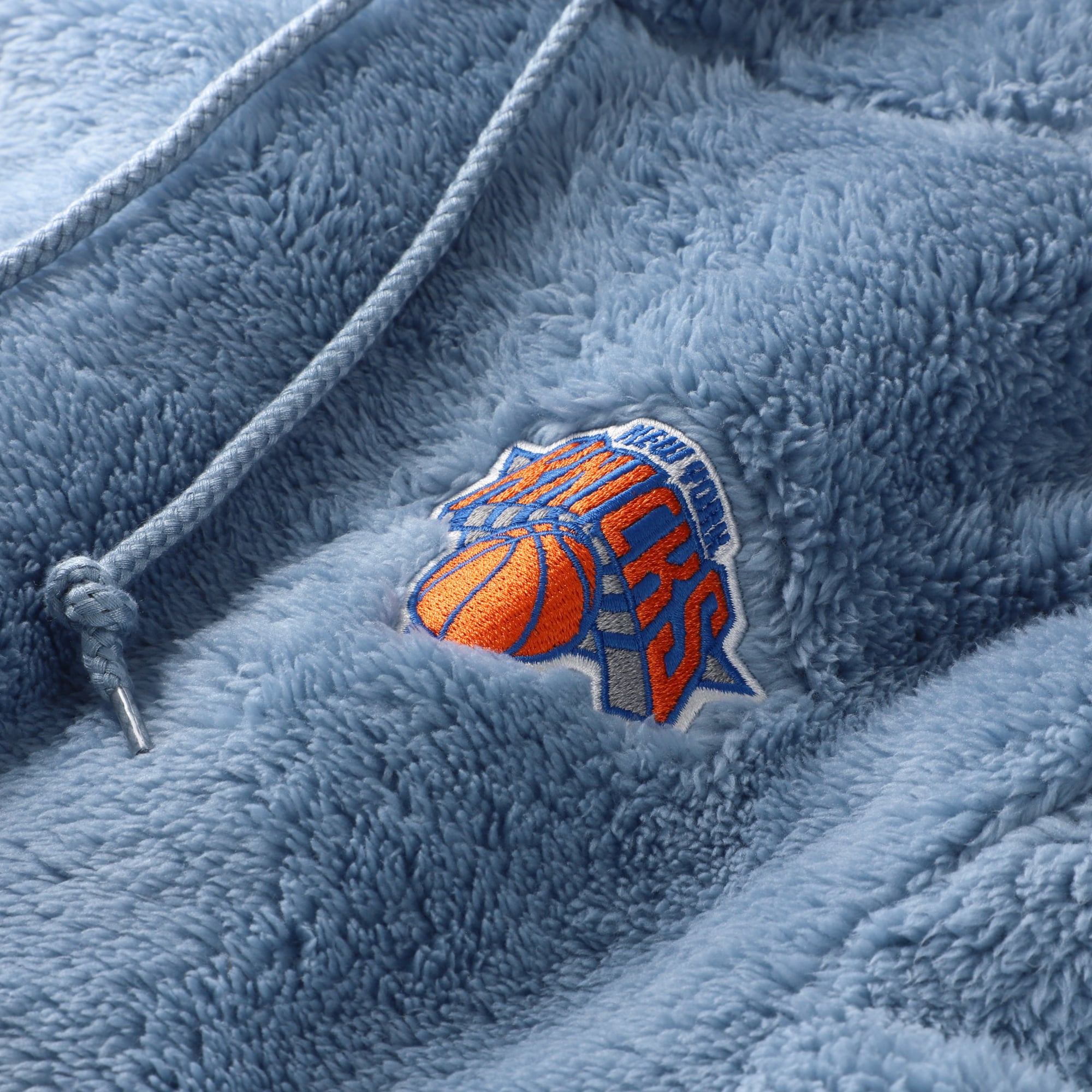 Sweat à capuche unisexe Jill Martin Licensing LLC bleu New York Knicks