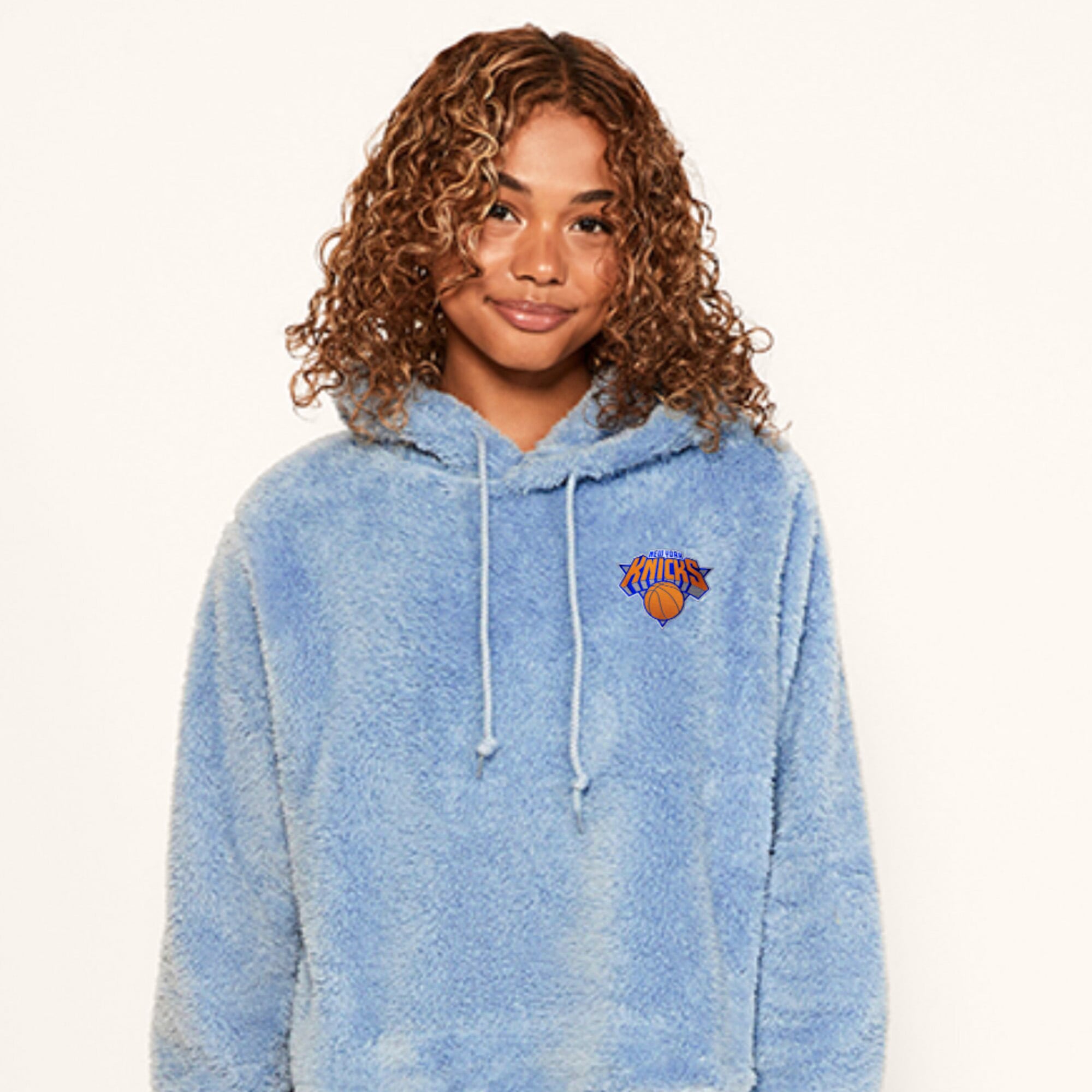 Sweat à capuche unisexe Jill Martin Licensing LLC bleu New York Knicks